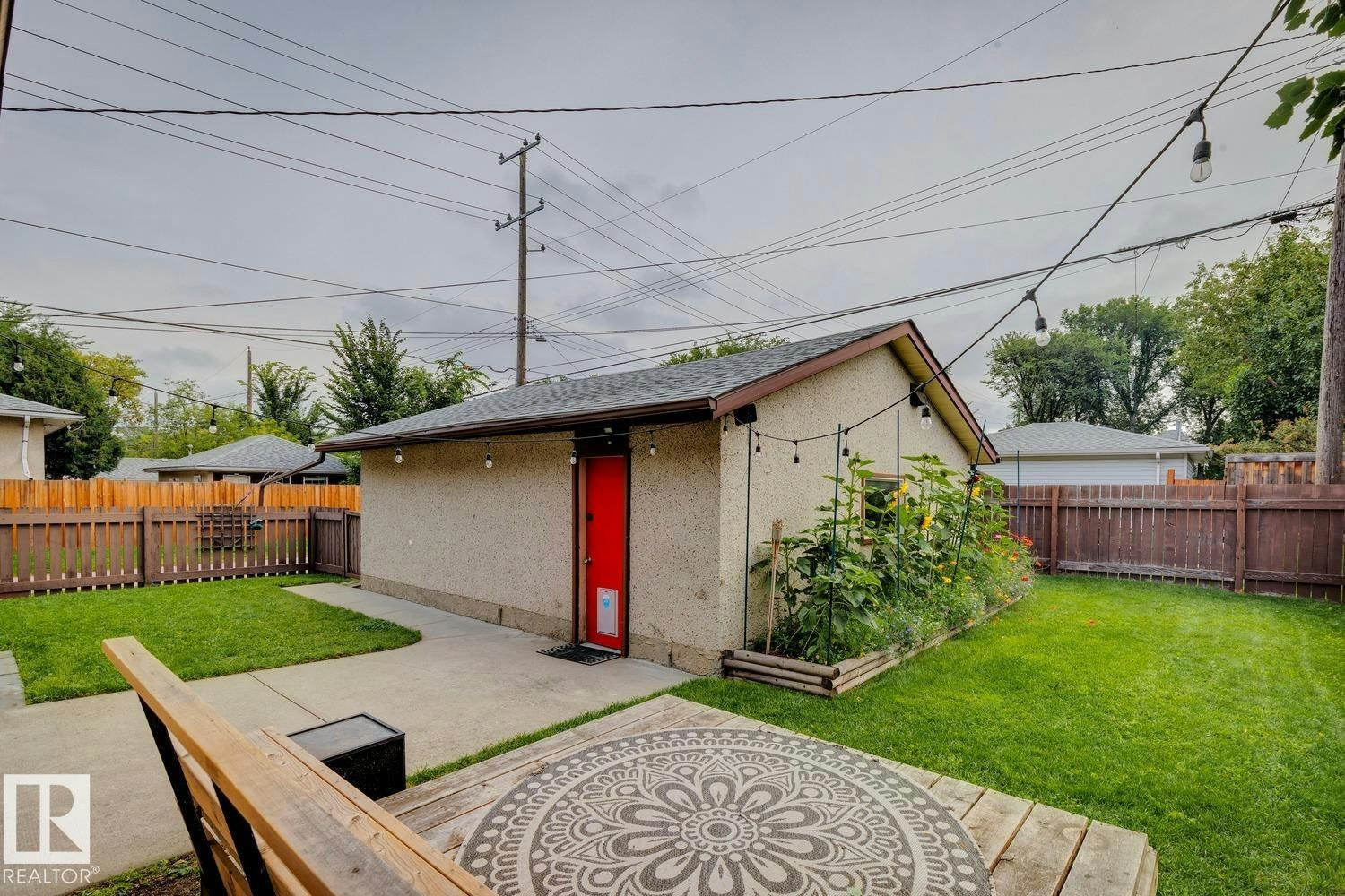 10151 71 Street, Edmonton, AB, T6A 2V6 - 32