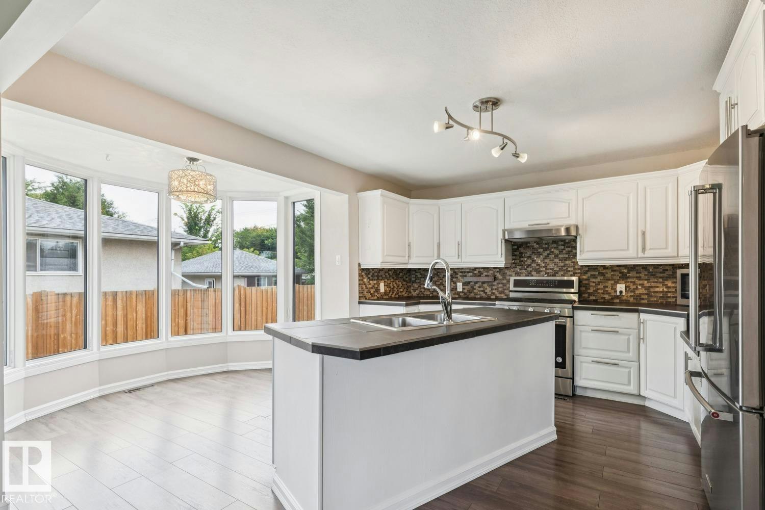 10151 71 Street, Edmonton, AB, T6A 2V6 - 7