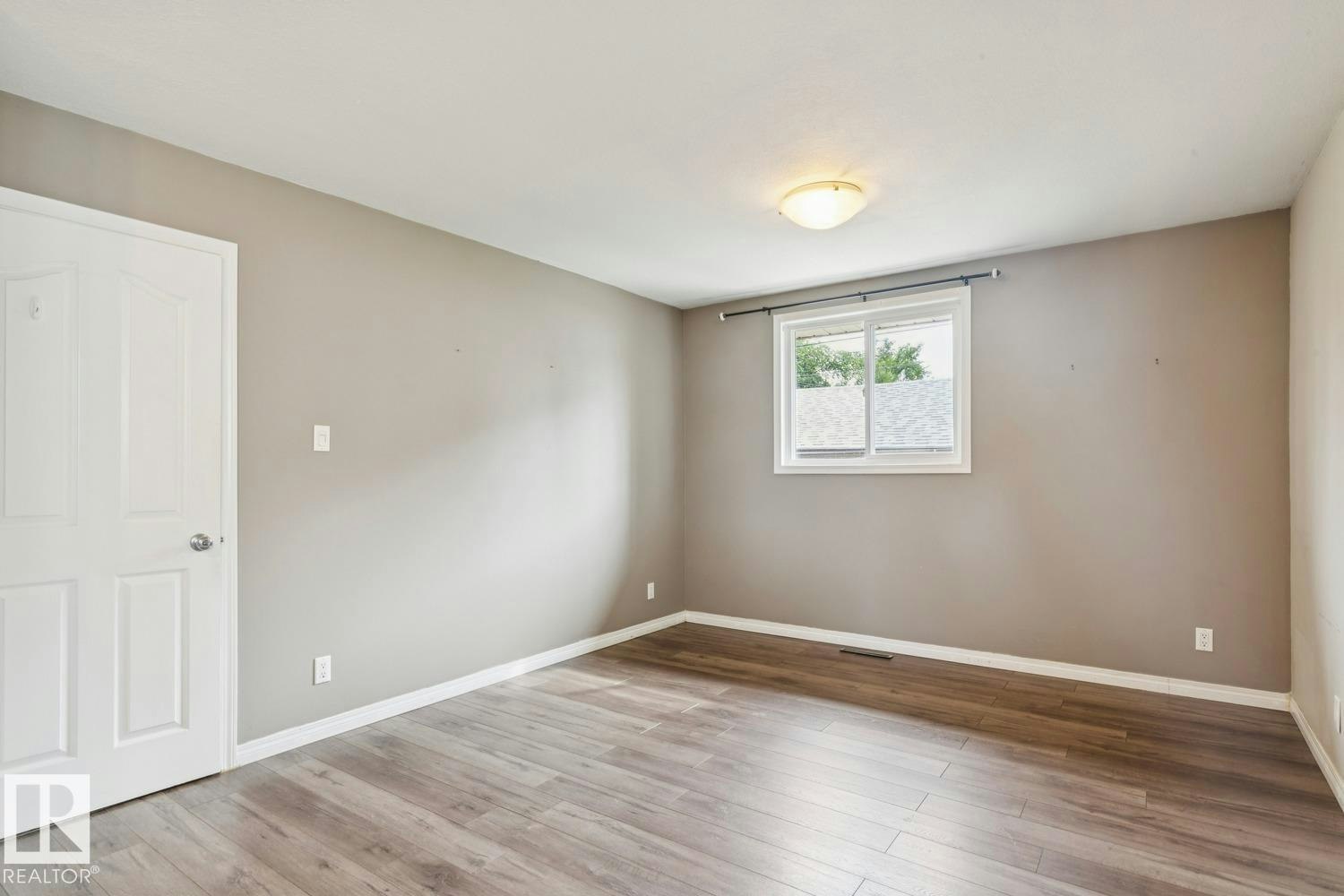 10151 71 Street, Edmonton, AB, T6A 2V6 - 17