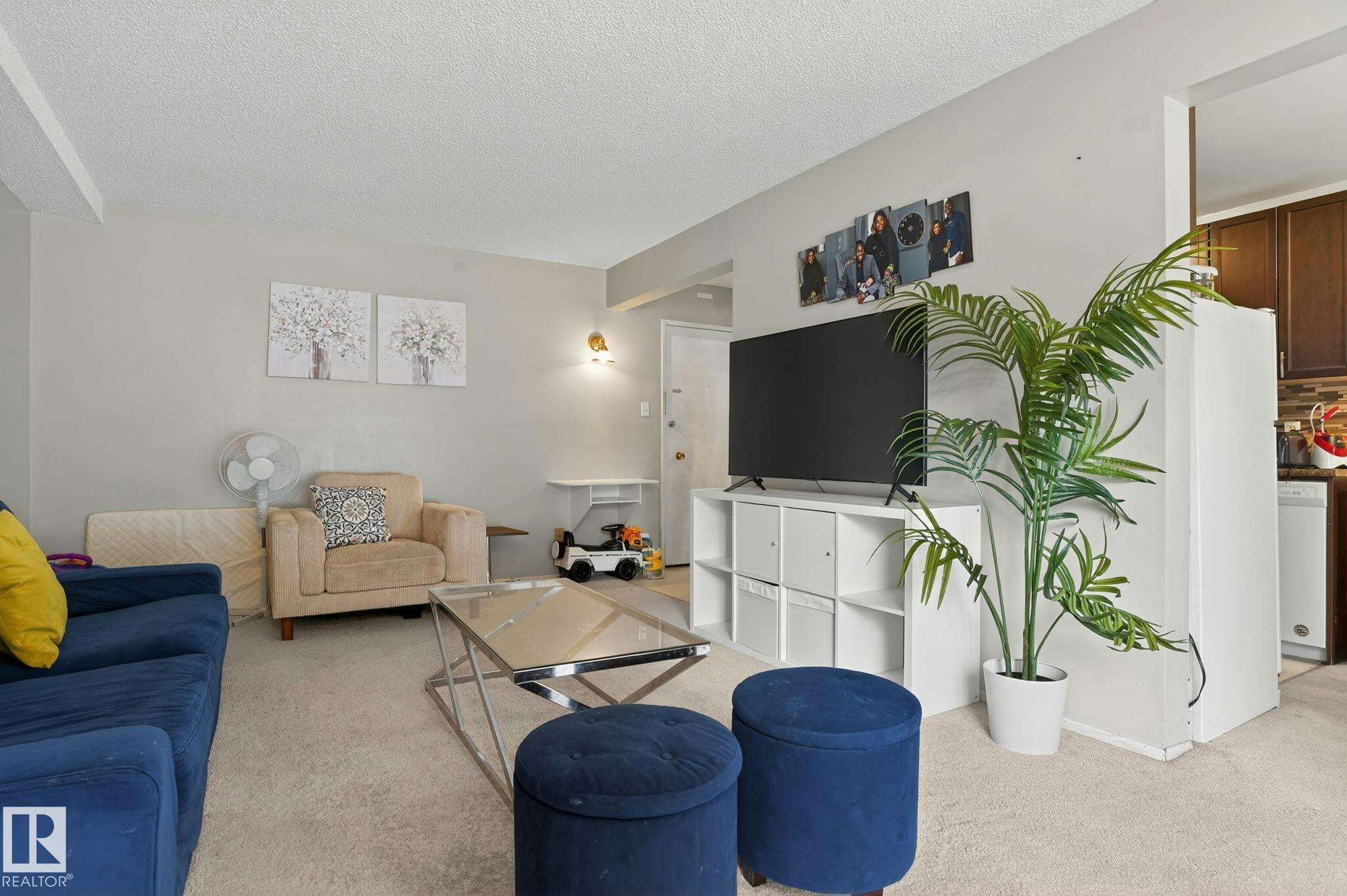 120-5730 Riverbend Road, Edmonton, AB, T6H 4T4