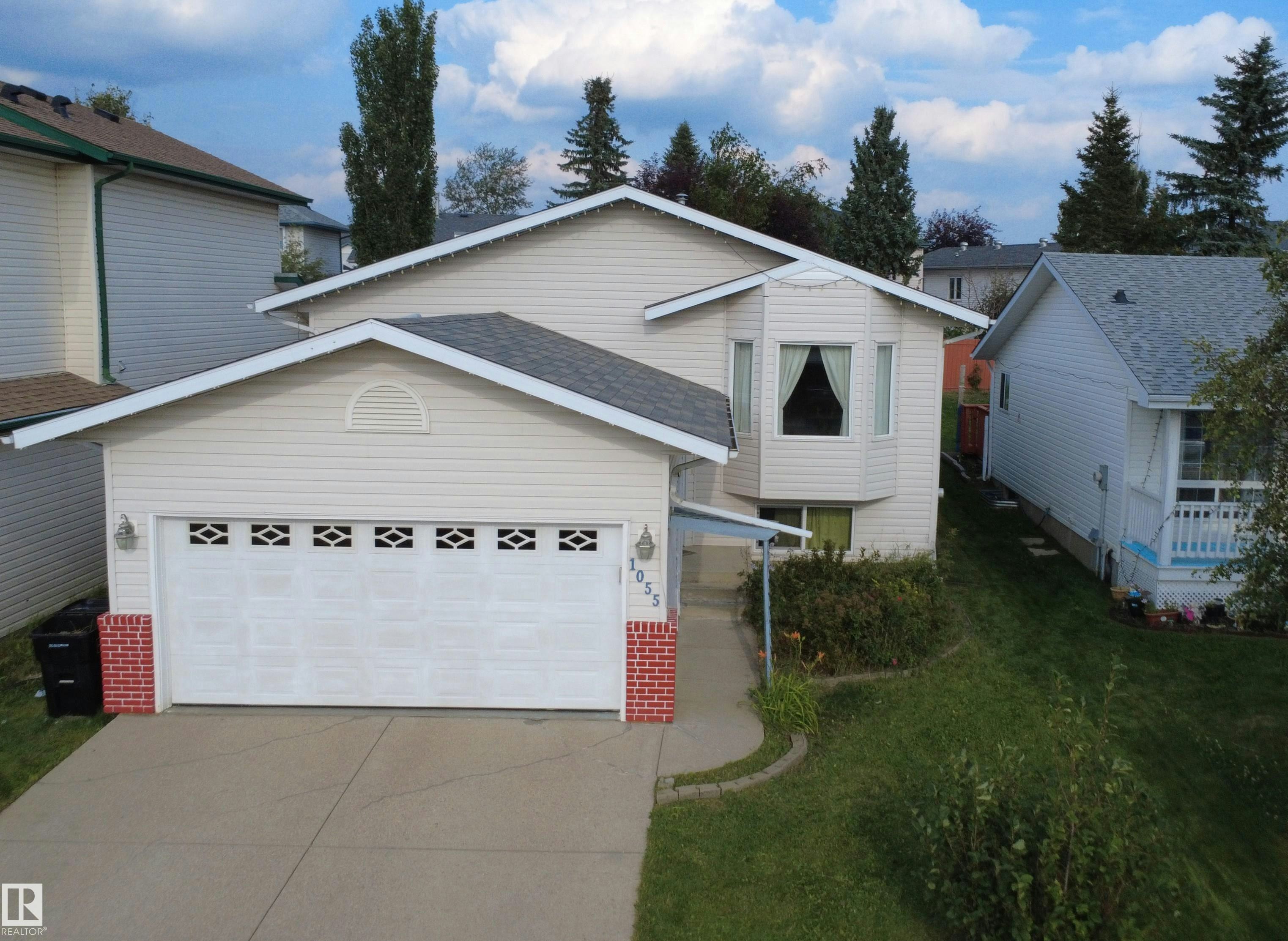 1055 Jones Crescent, Edmonton, AB, T6L 6Y1