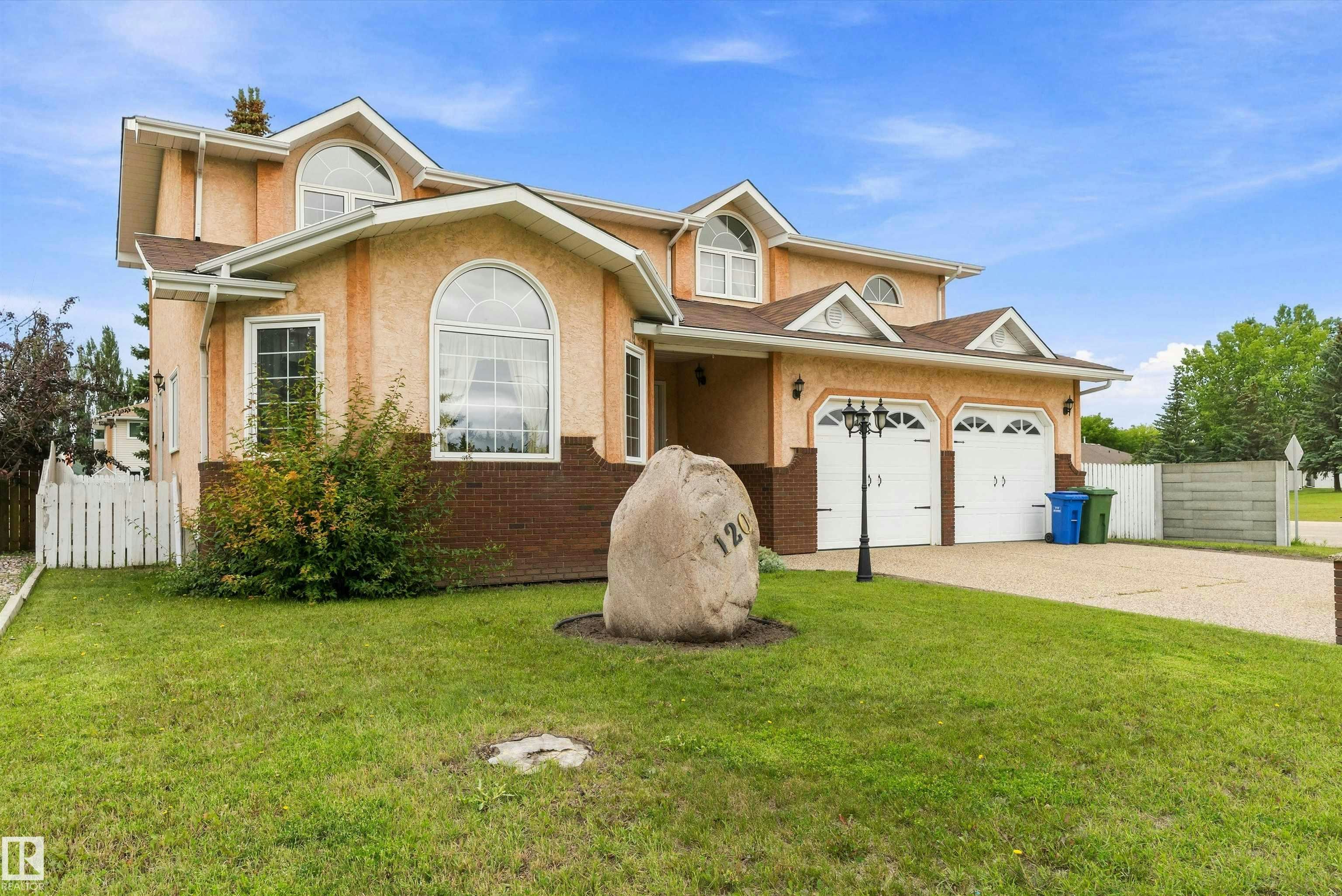 120 Northlake Lane, Wetaskiwin, AB, T9A 3K7