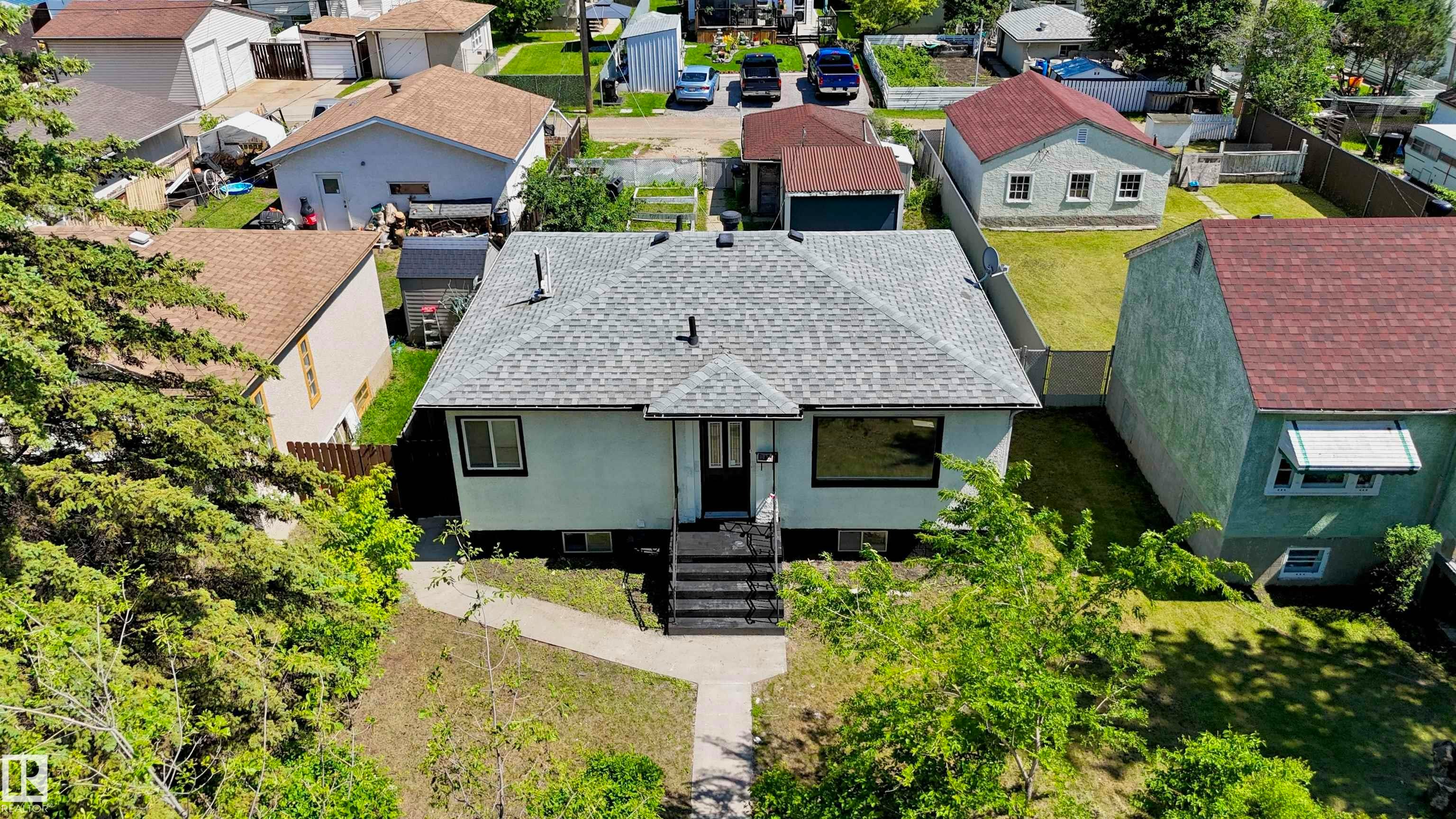 11927 68 Street, Edmonton, AB, T5B 1P8