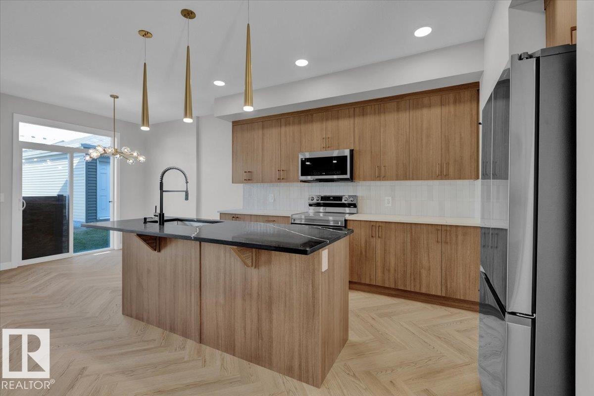 2211 Crossbill Link, Edmonton, AB, T5S 0Y6