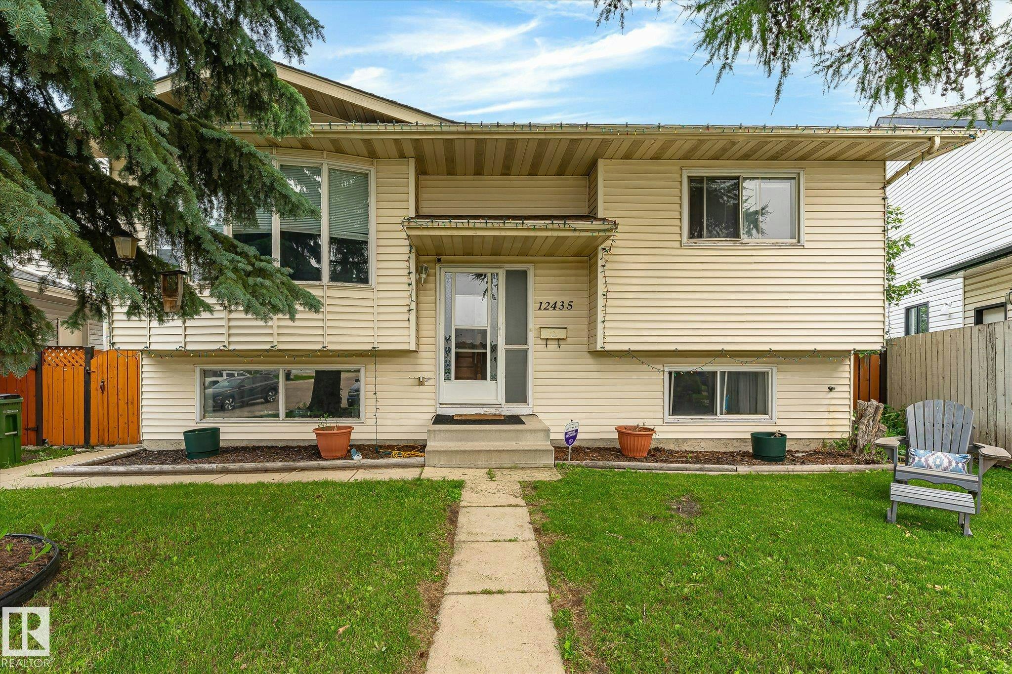 12435 46 Street, Edmonton, AB, T5W 5E2