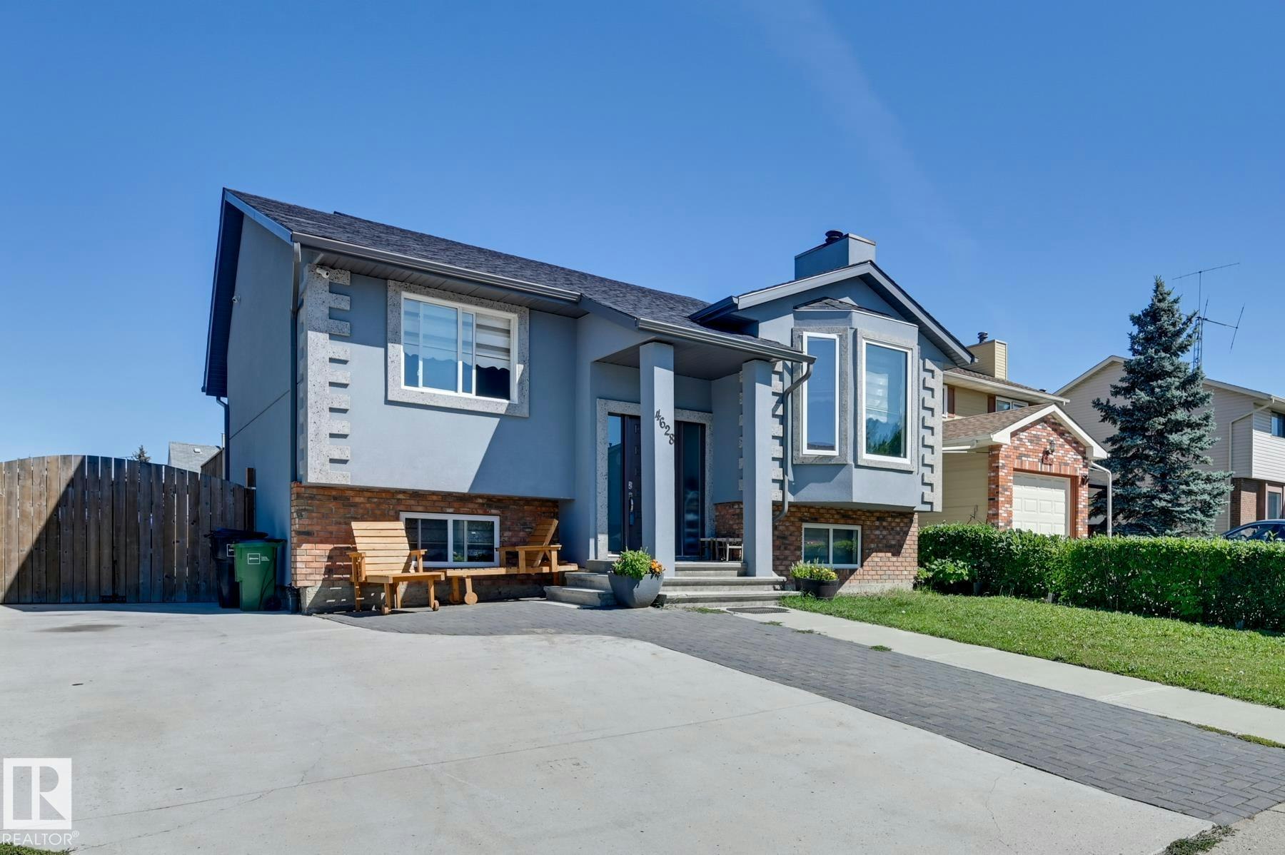 4628 37 Avenue, Edmonton, AB, T6L 3V1