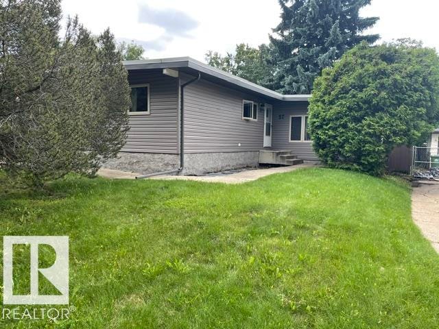 27 Gatewood Avenue, St. Albert, AB, T8N 1A2