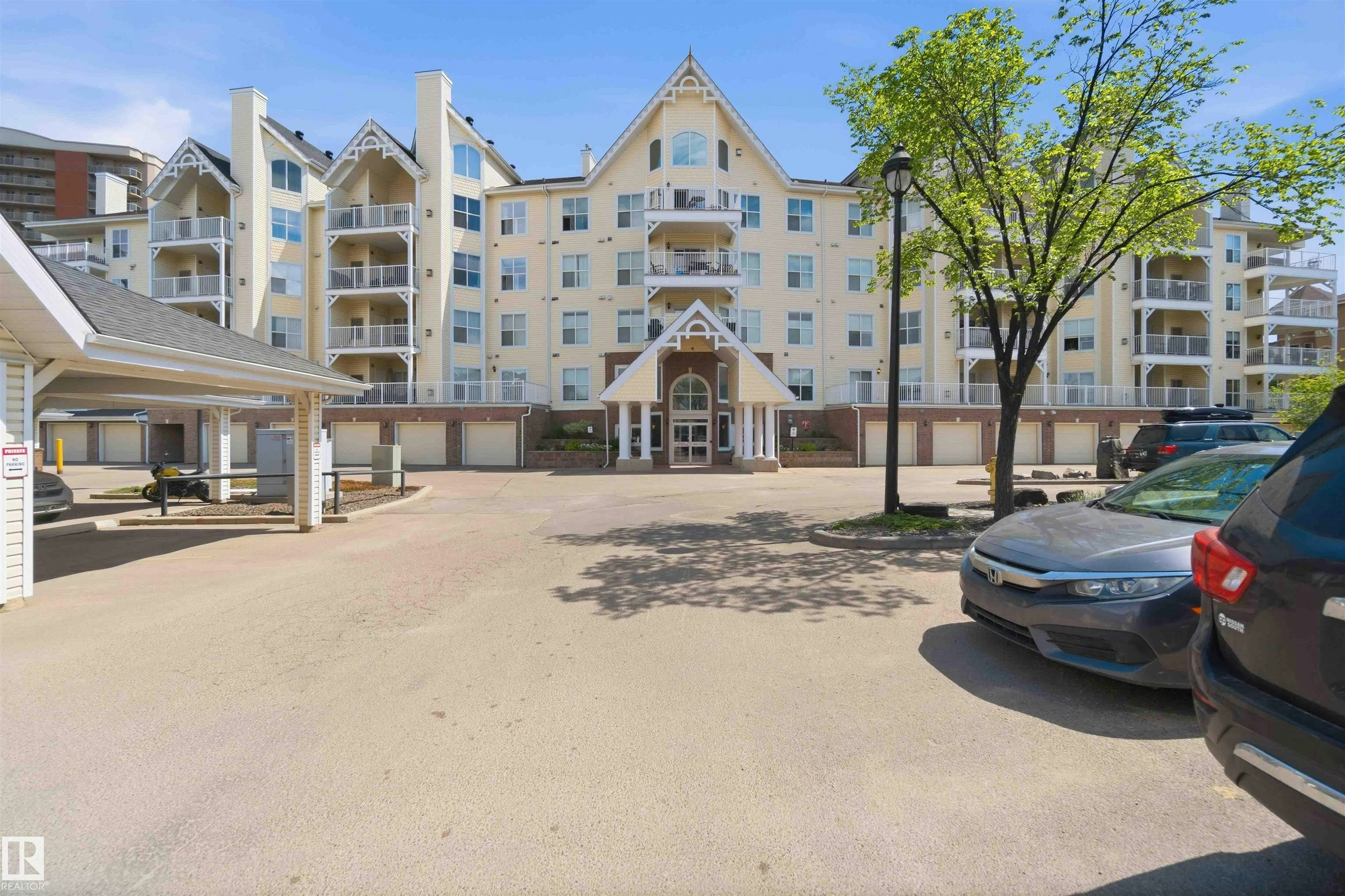 104-10221 111 Street, Edmonton, AB, T5K 2W5