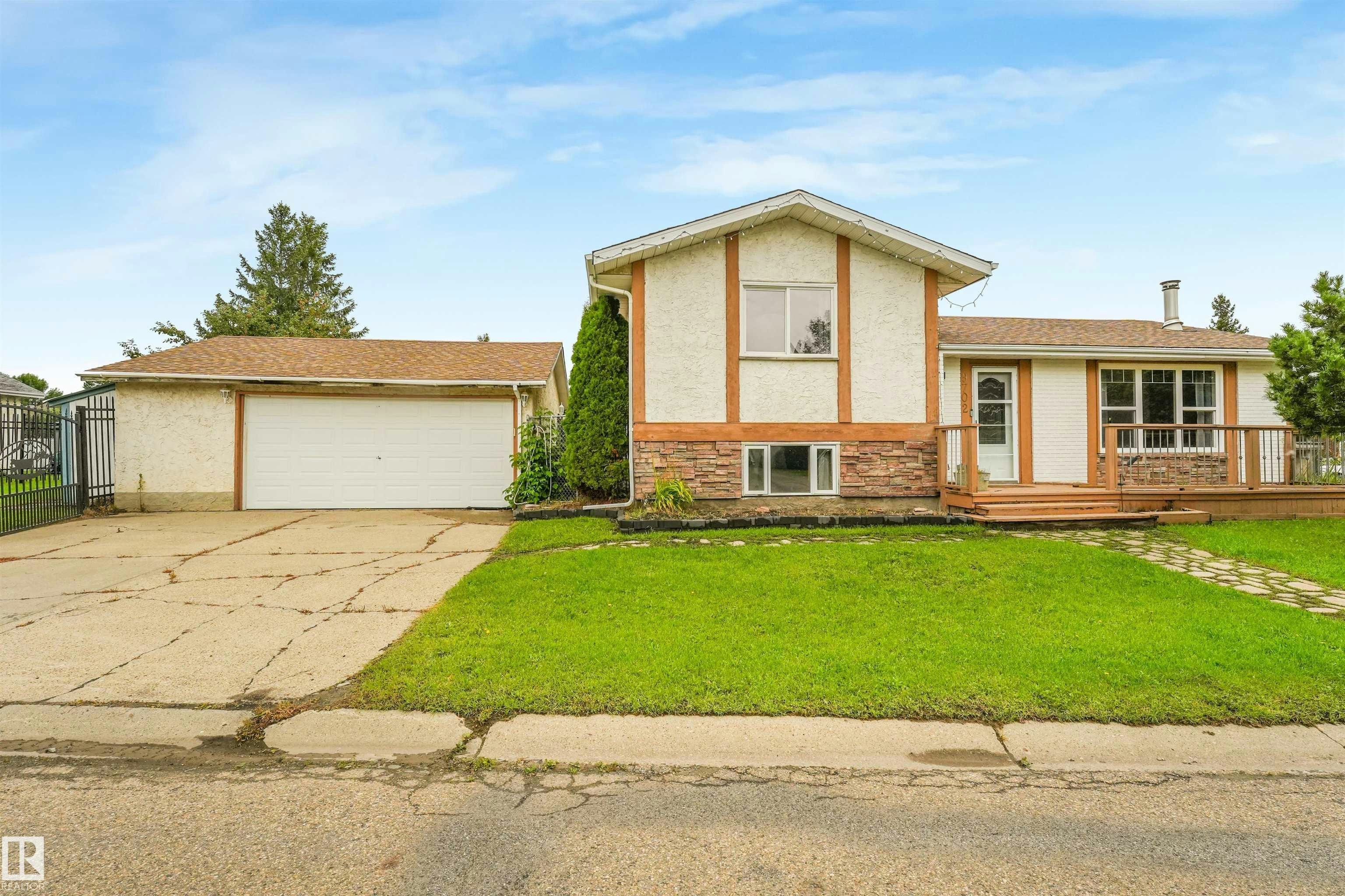 9702 95 Avenue, Morinville, AB, T8R 1H4