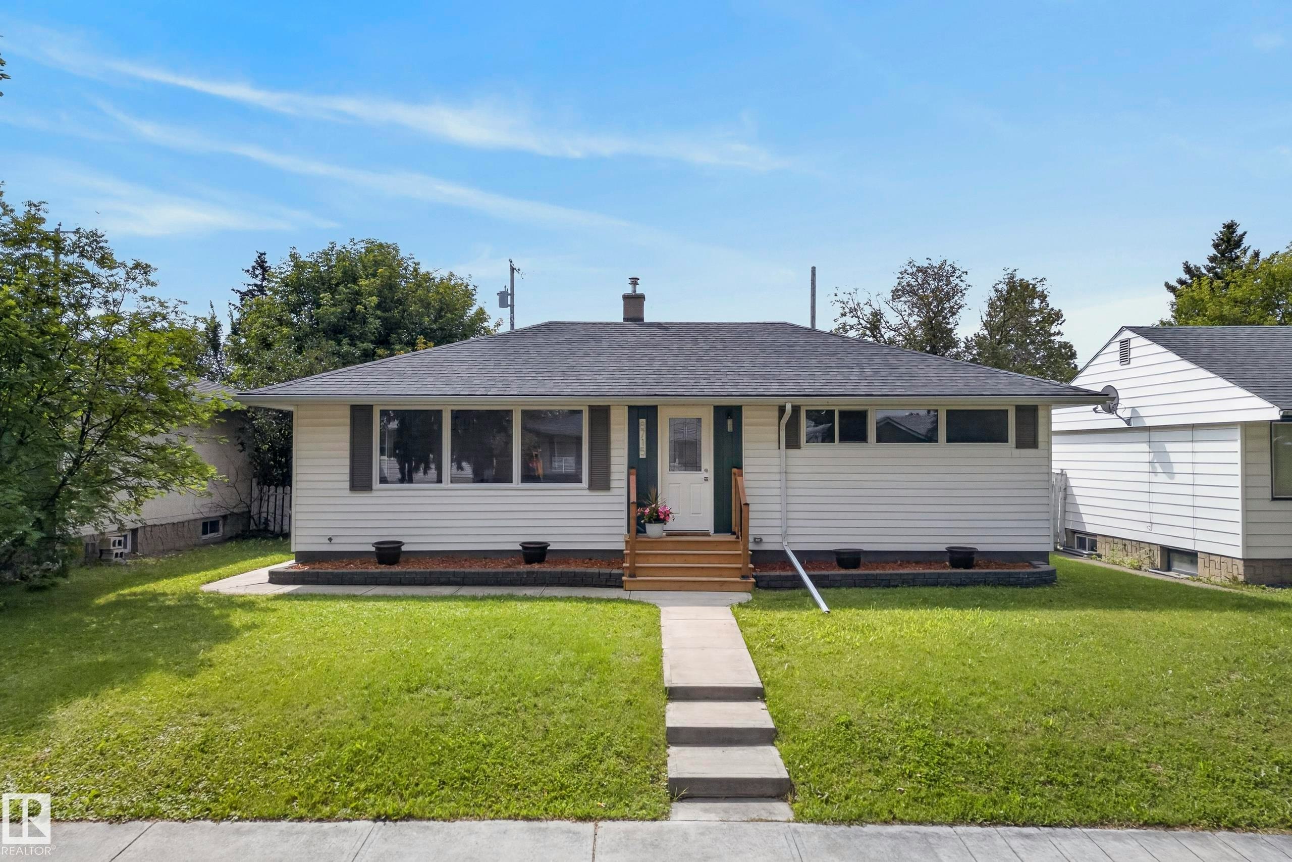 8715 64 Avenue, Edmonton, AB, T6E 0H4