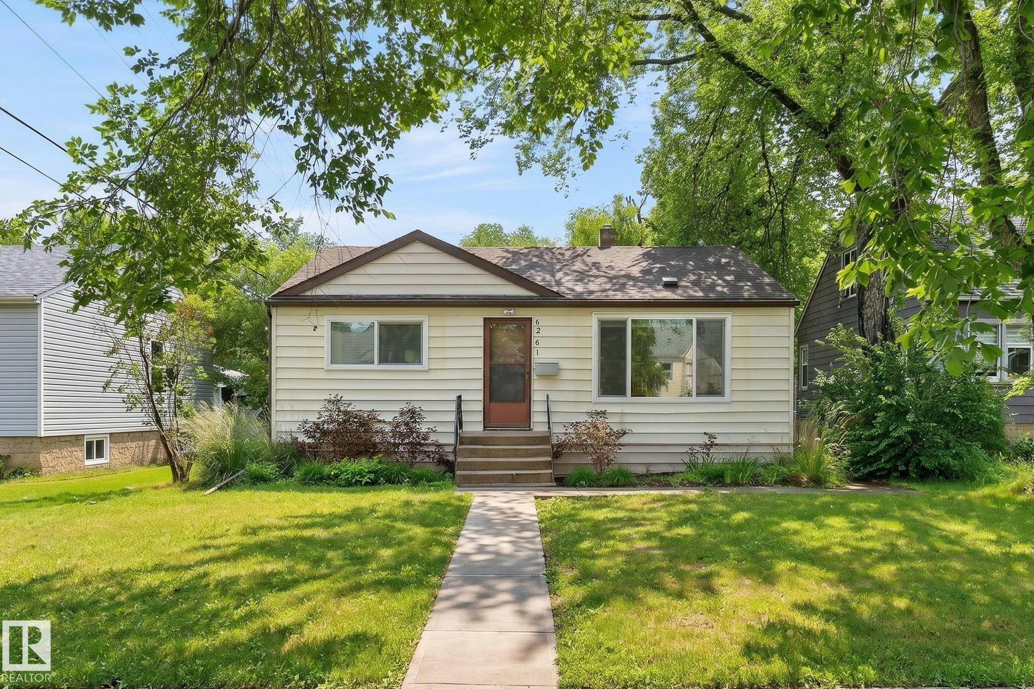6261 112a Street, Edmonton, AB, T6H 3K4