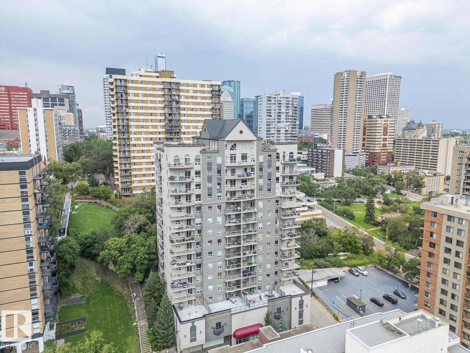 701-9819 104 Street, Edmonton, AB, T5K 0Y8