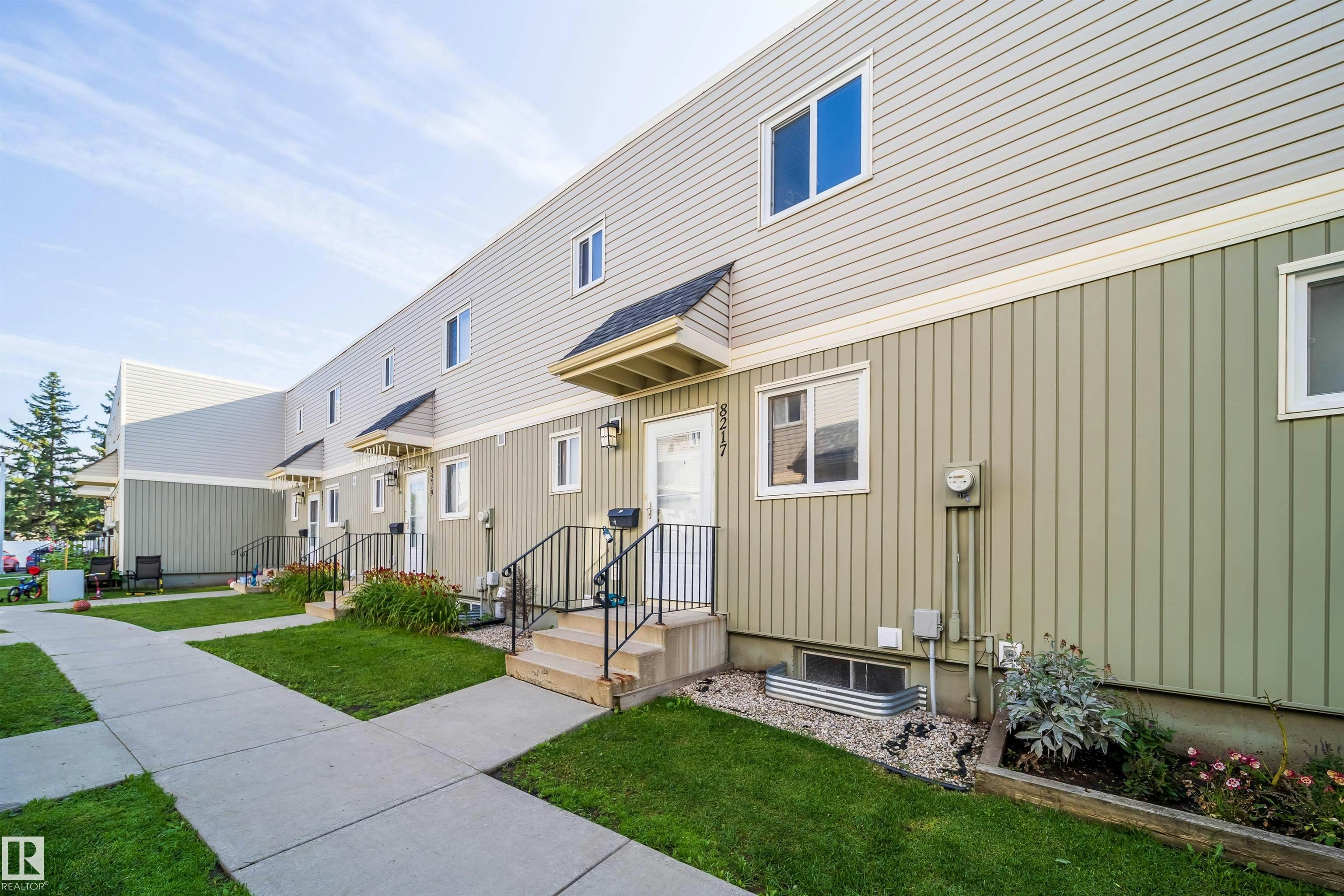 8217 182 Street NW, Edmonton, AB, T5T 1L2