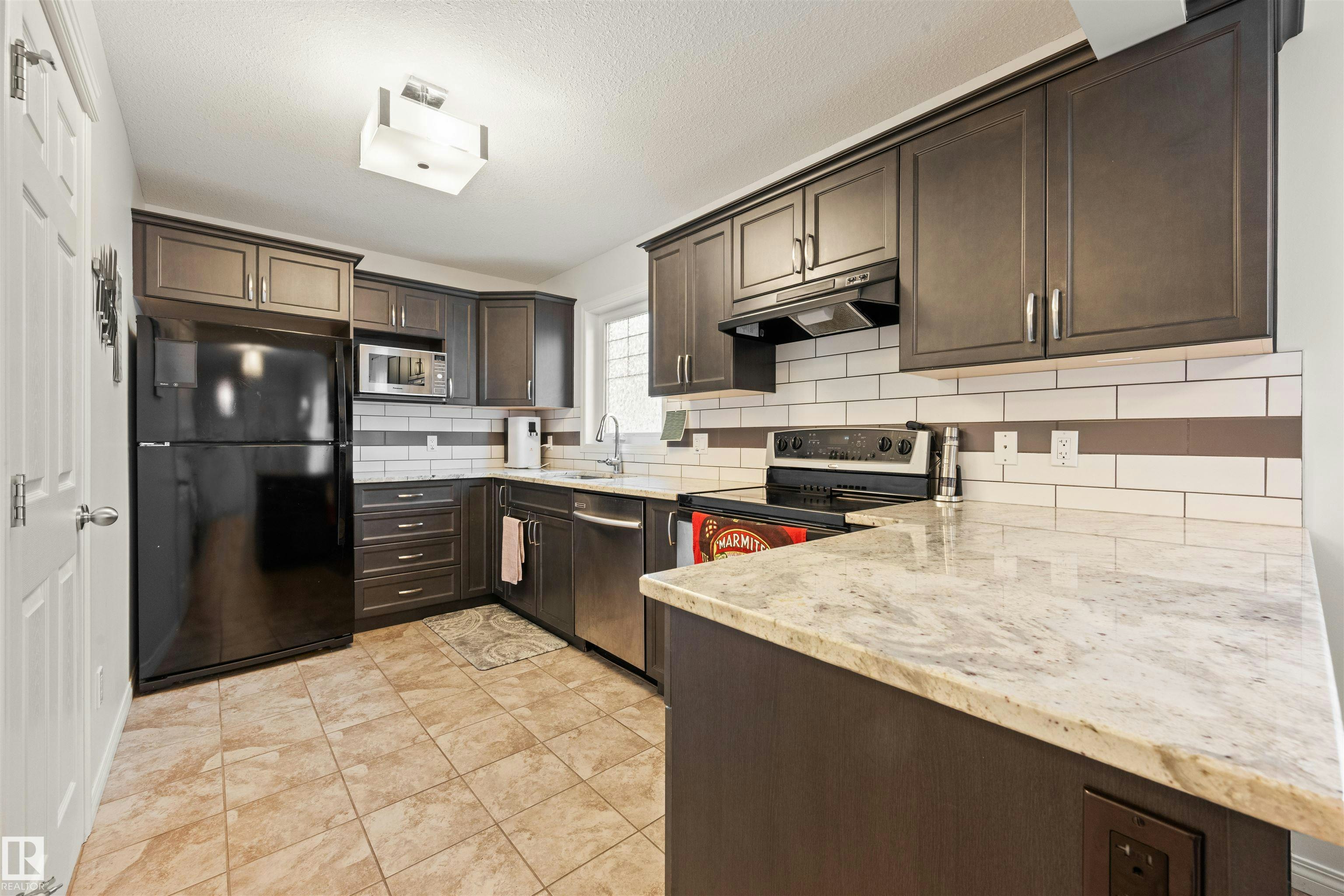 12425 111 Avenue, Edmonton, AB, T5M 0M2