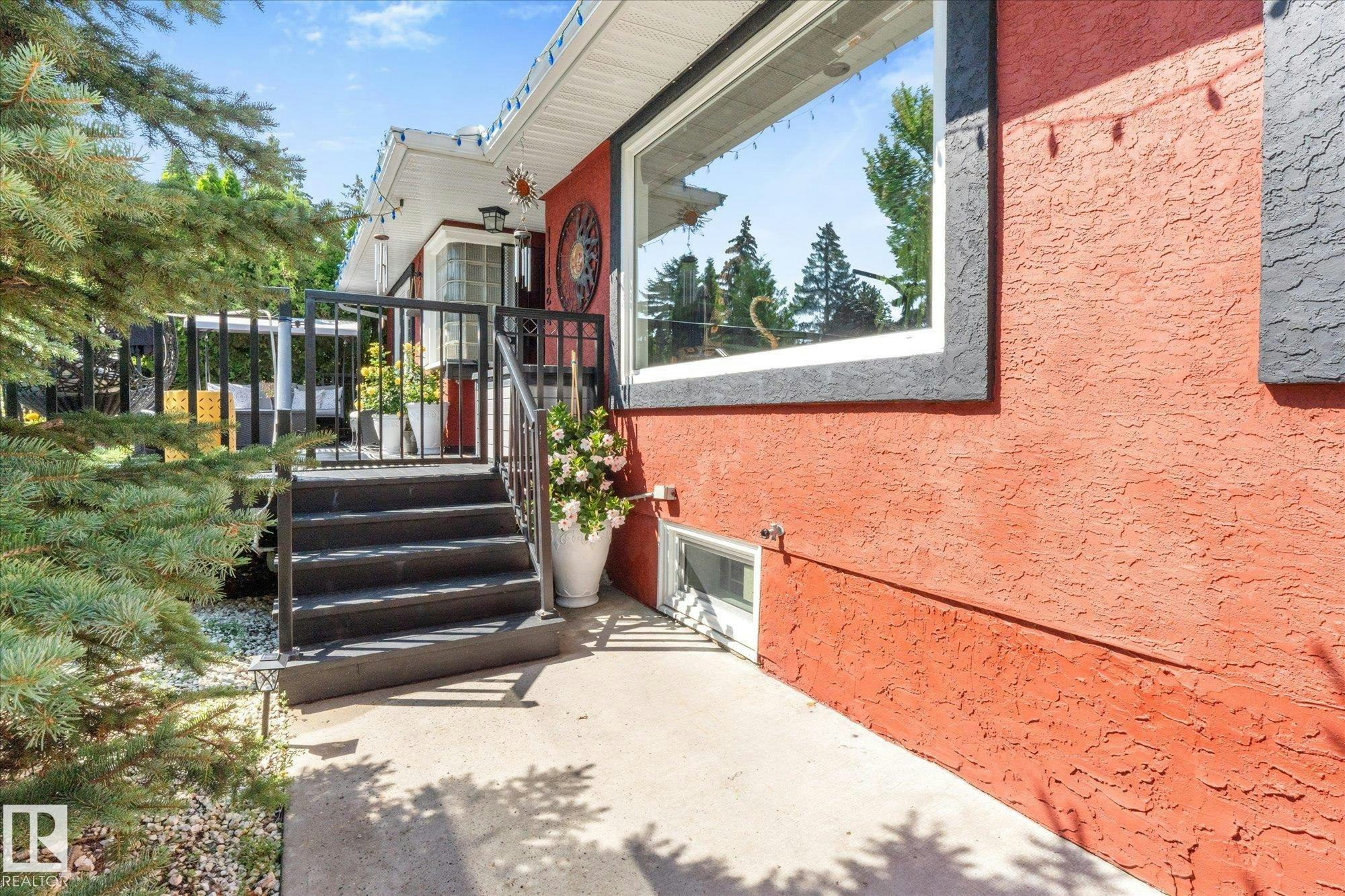 11124 110a Avenue, Edmonton, AB, T5H 1K1 - 8