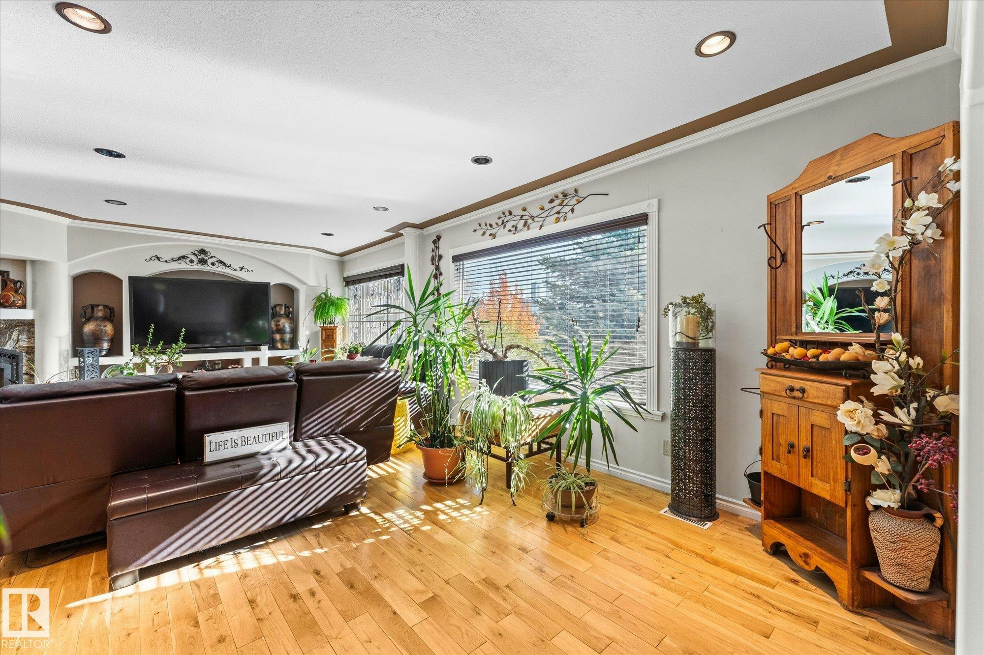 11124 110a Avenue, Edmonton, AB, T5H 1K1 - 14