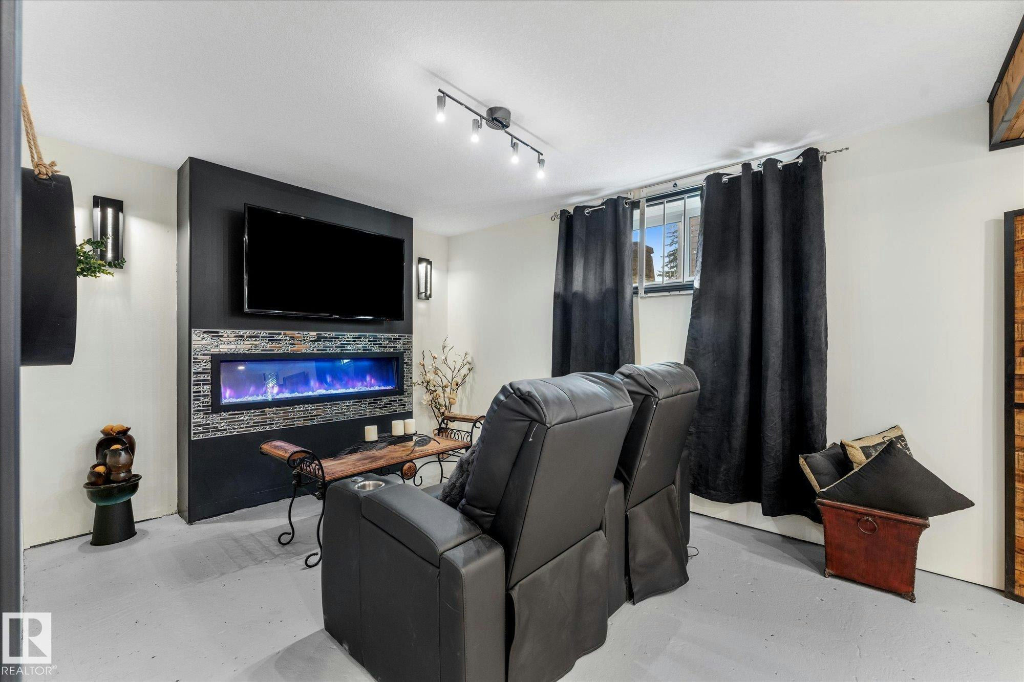 11124 110a Avenue, Edmonton, AB, T5H 1K1 - 50