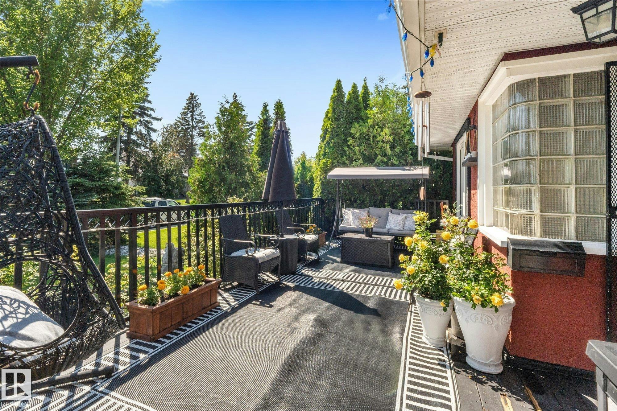 11124 110a Avenue, Edmonton, AB, T5H 1K1 - 9