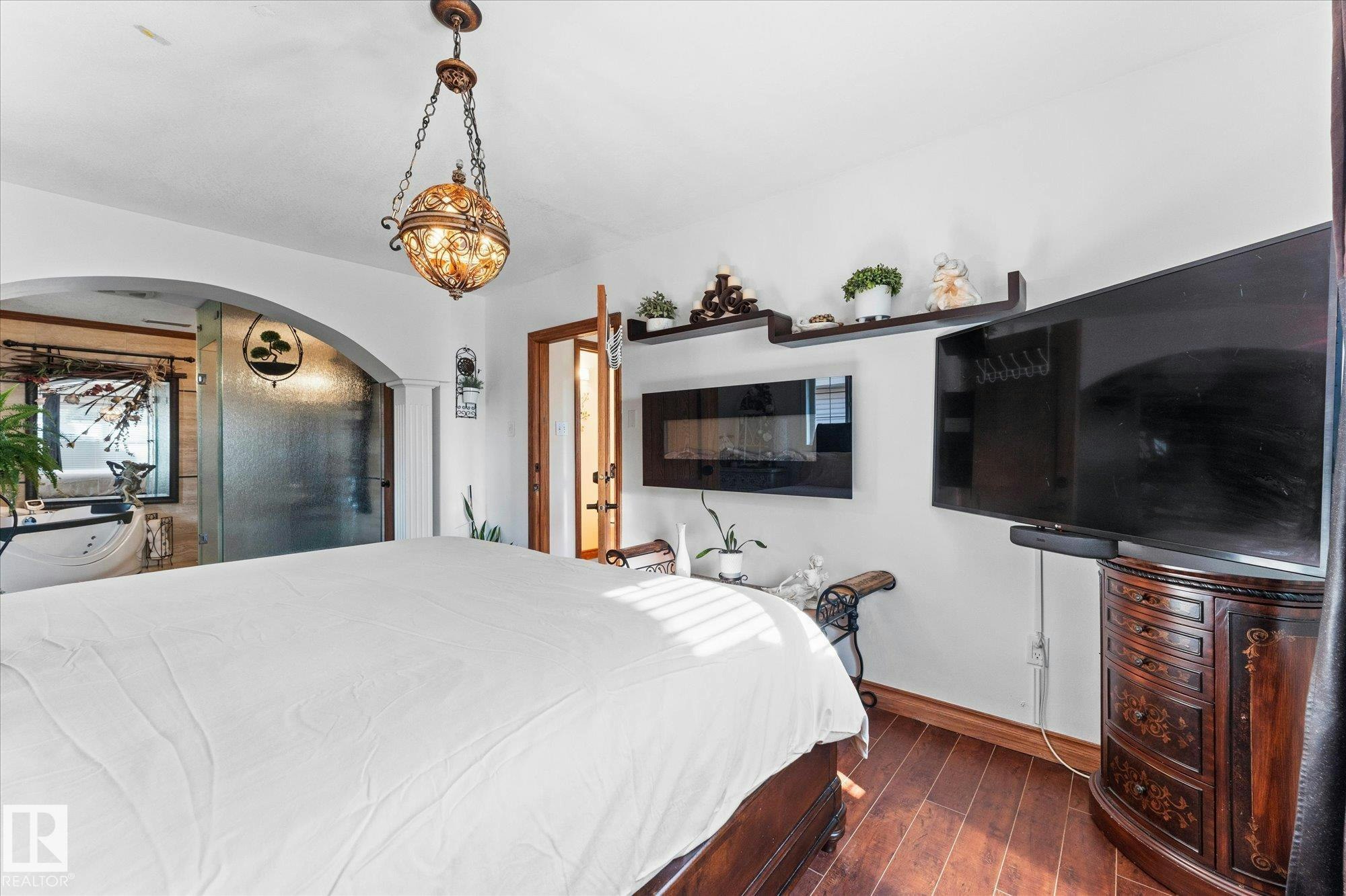 11124 110a Avenue, Edmonton, AB, T5H 1K1 - 30