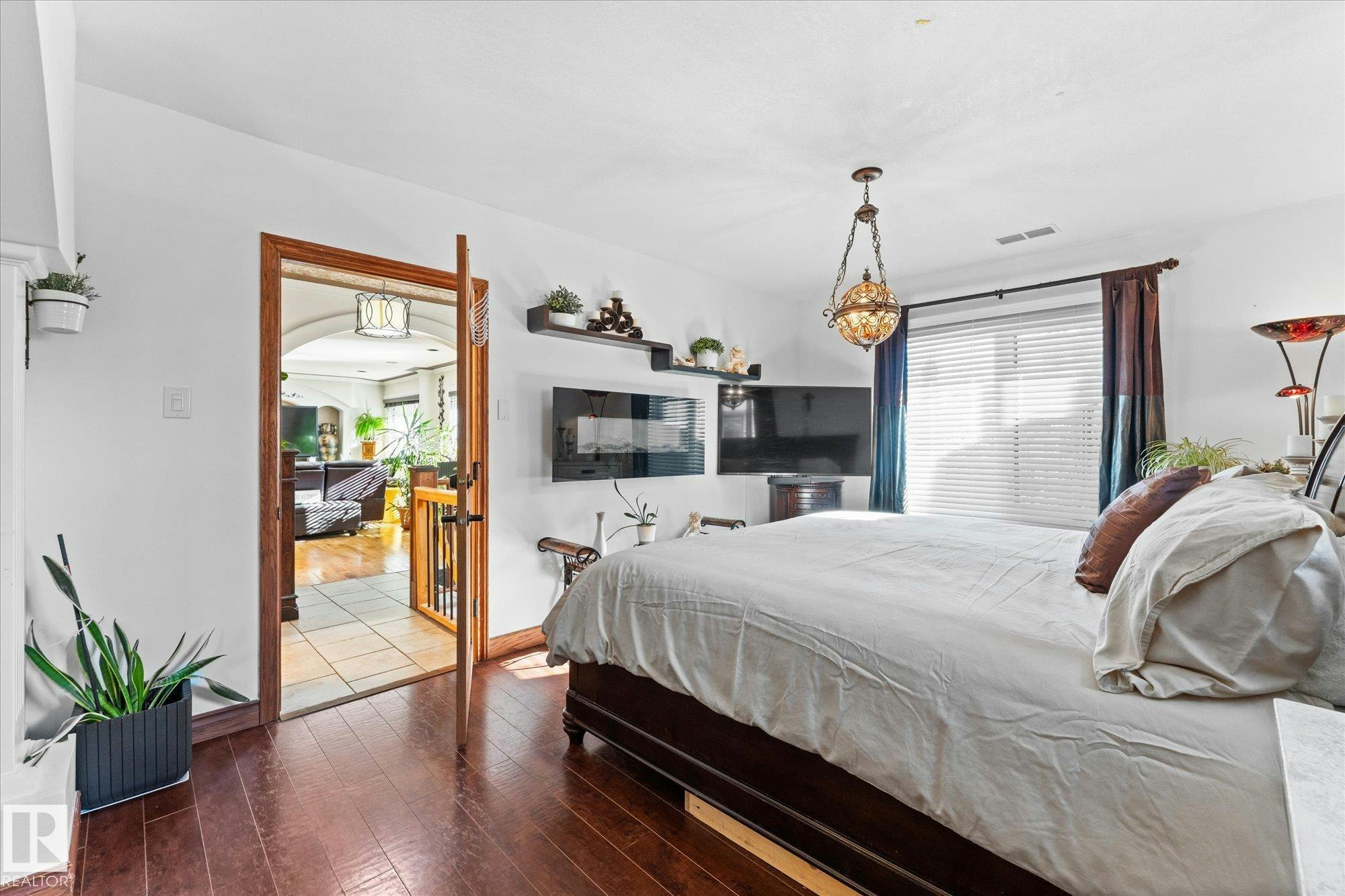 11124 110a Avenue, Edmonton, AB, T5H 1K1 - 29