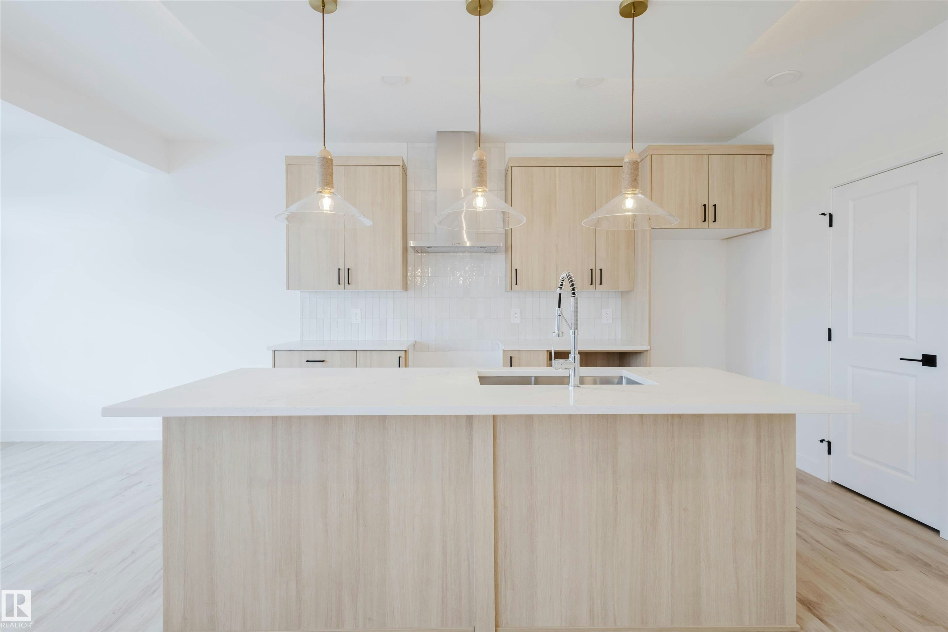 8249 Kiriak Loop, Edmonton, AB, T6W 5S2