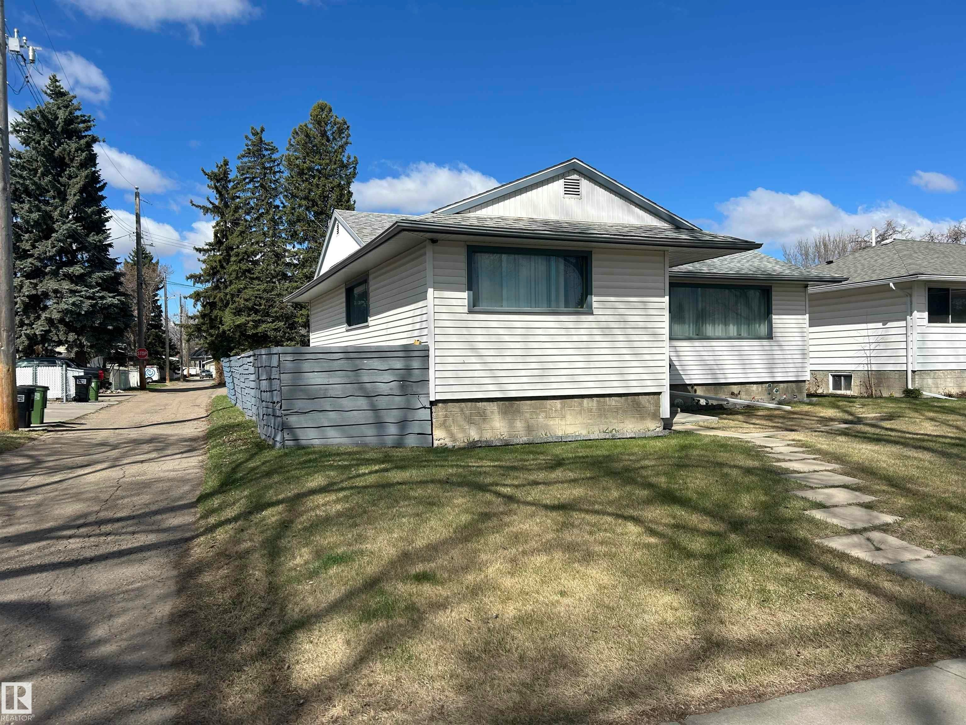 9612 75a Street, Edmonton, AB, T6C 2J3