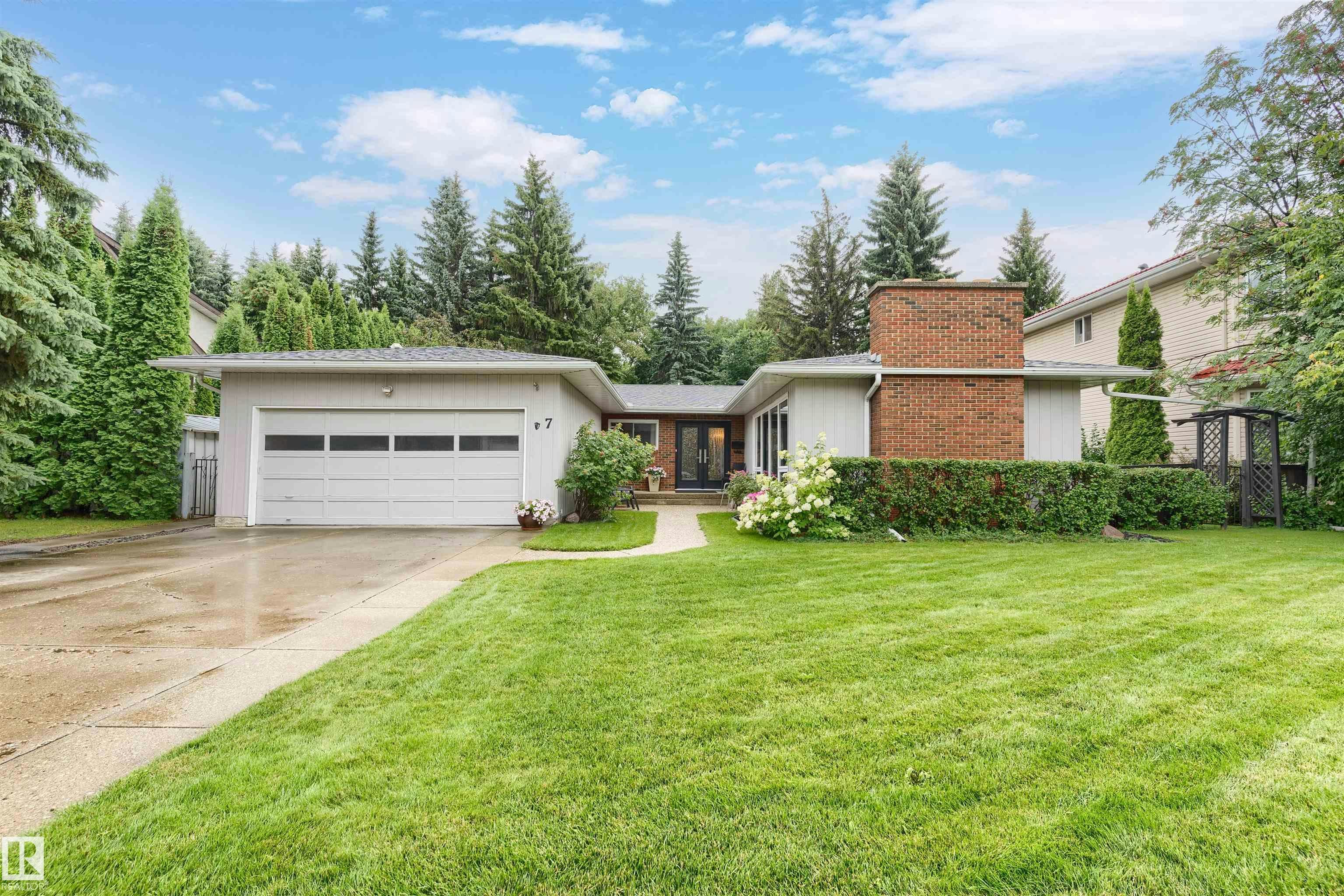 7 Quesnell Crescent, Edmonton, AB, T5R 5N8