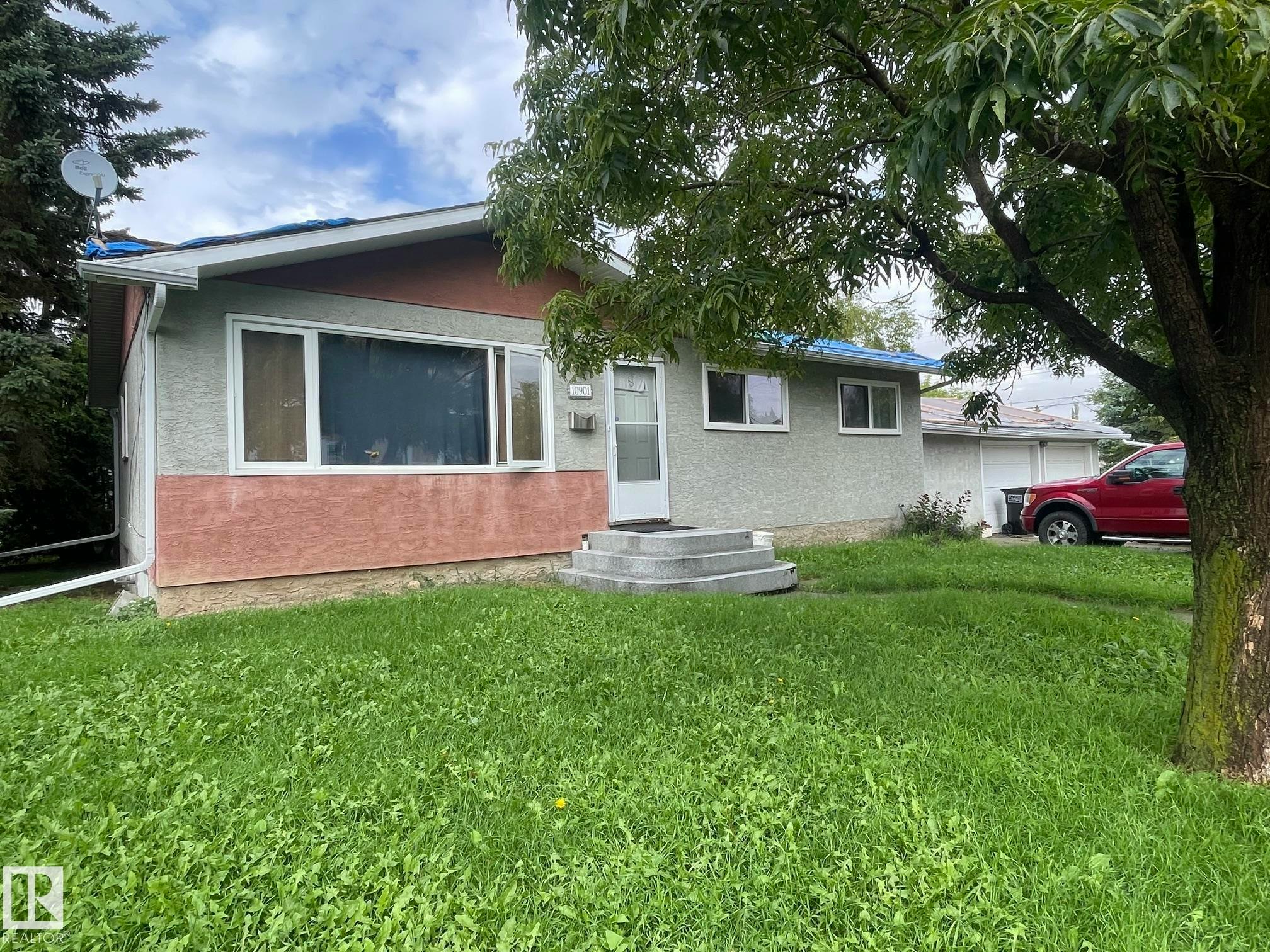 10901 155 Street NW, Edmonton, AB, T5P 2N2