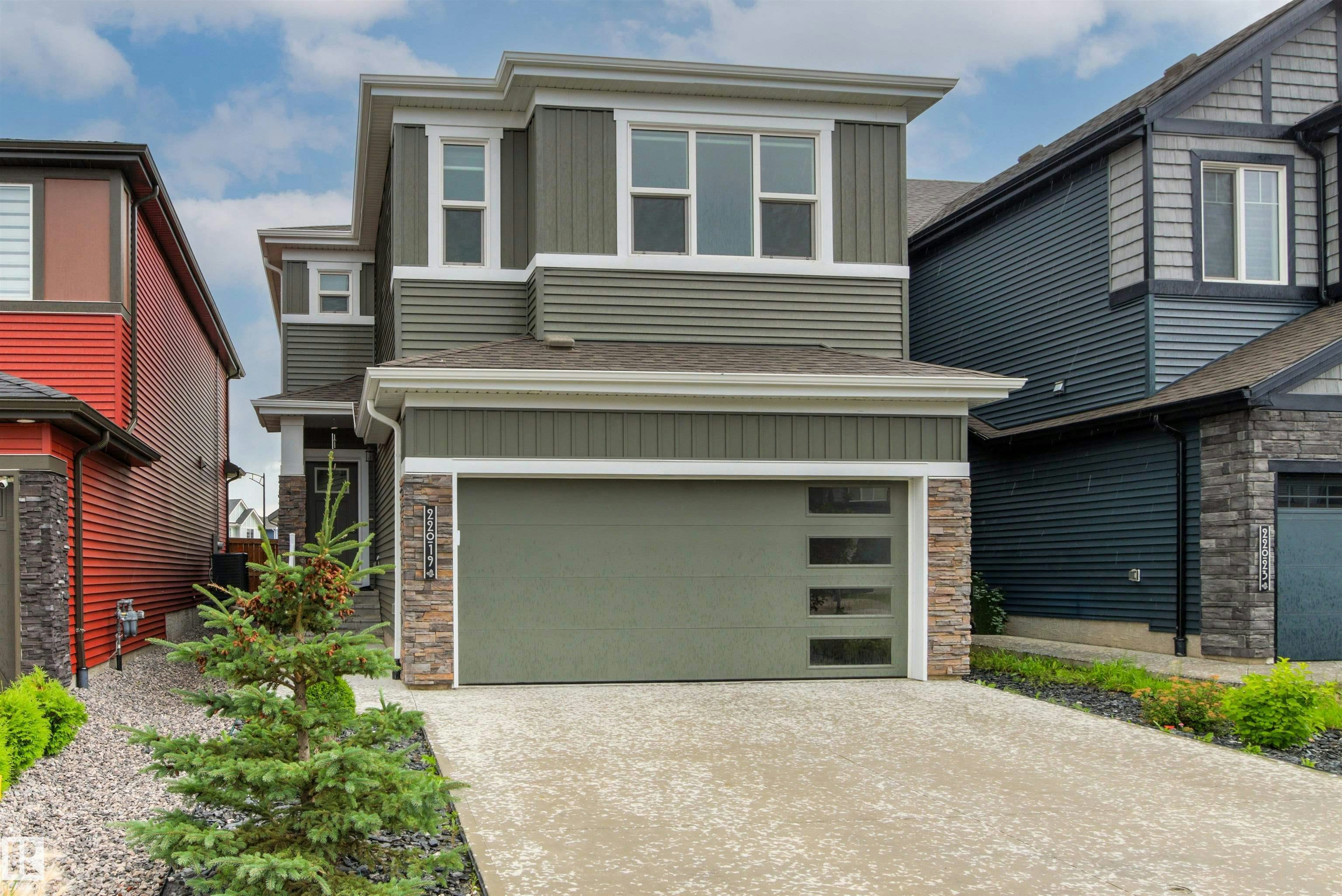 22019 82 Avenue, Edmonton, AB, T5T 7T3