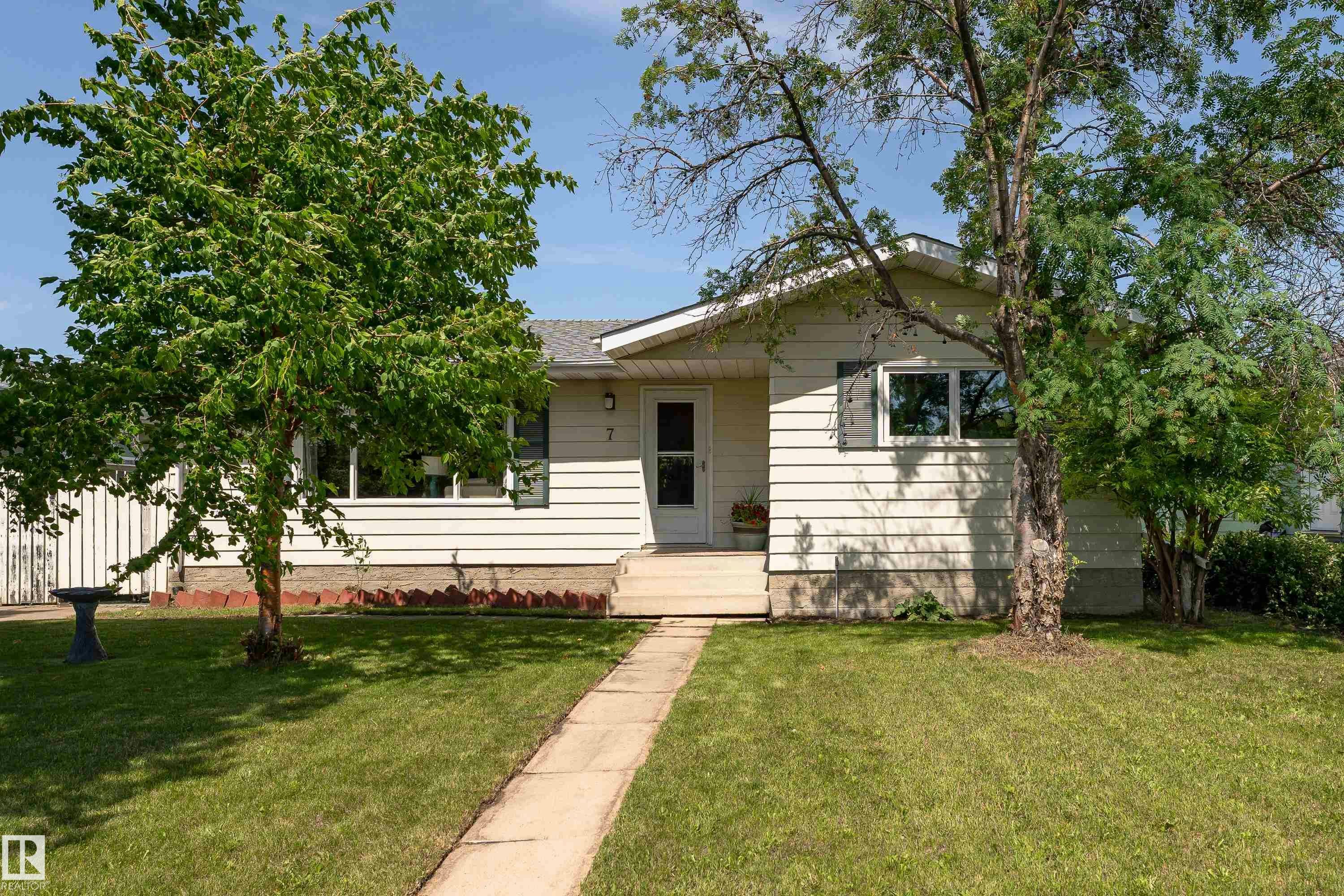 7 Camelot Crescent, Leduc, AB, T9E 4L4