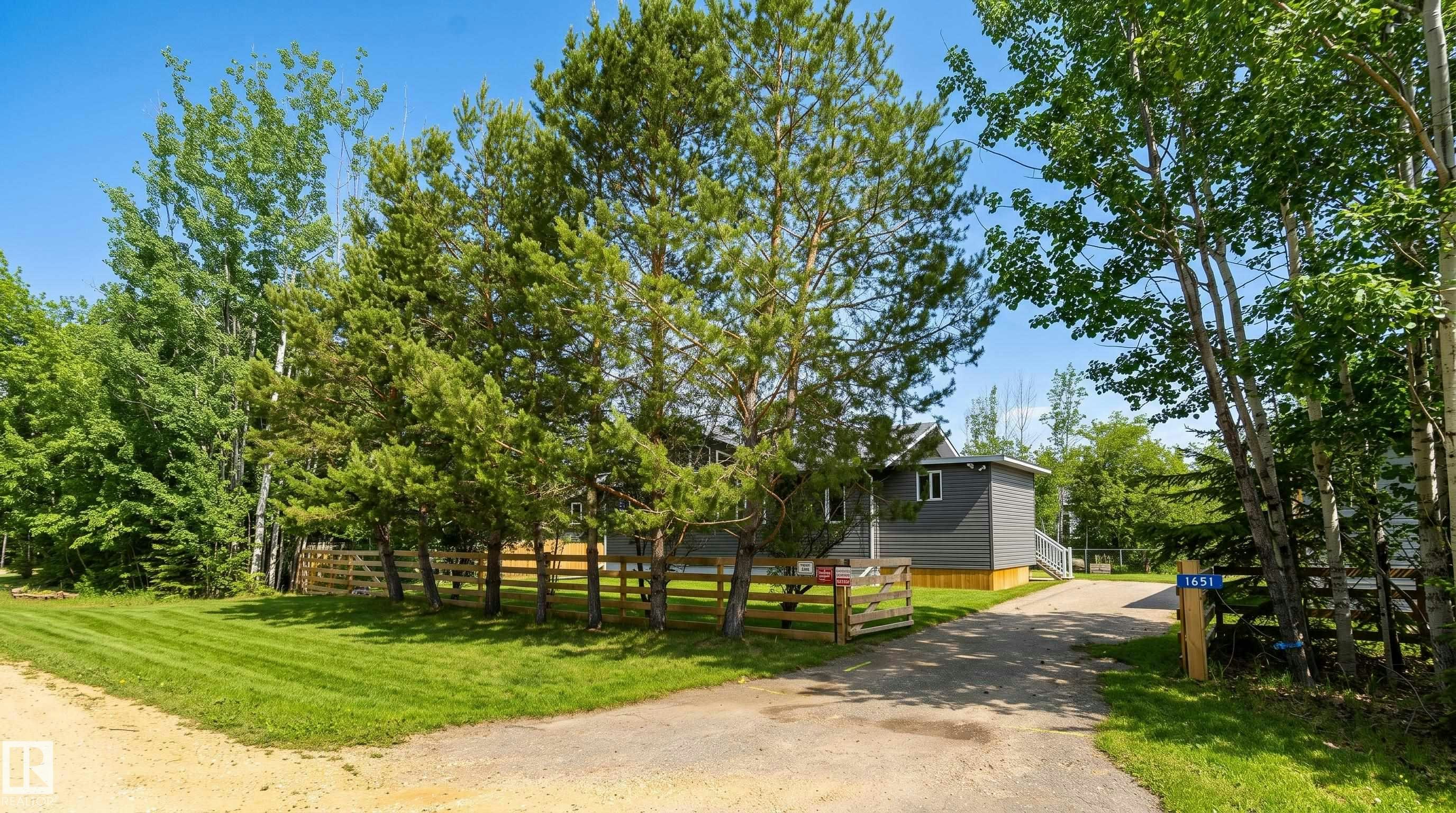 1651 Lakeview Lane, Rural Opportunity M.D., AB, T0G 1K0