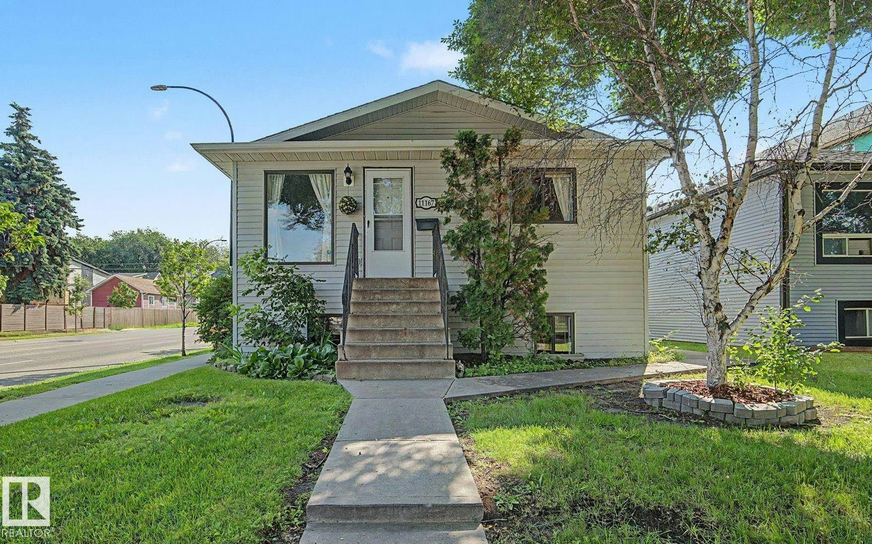 11167 52 Street NW, Edmonton, AB, T5W 3H6