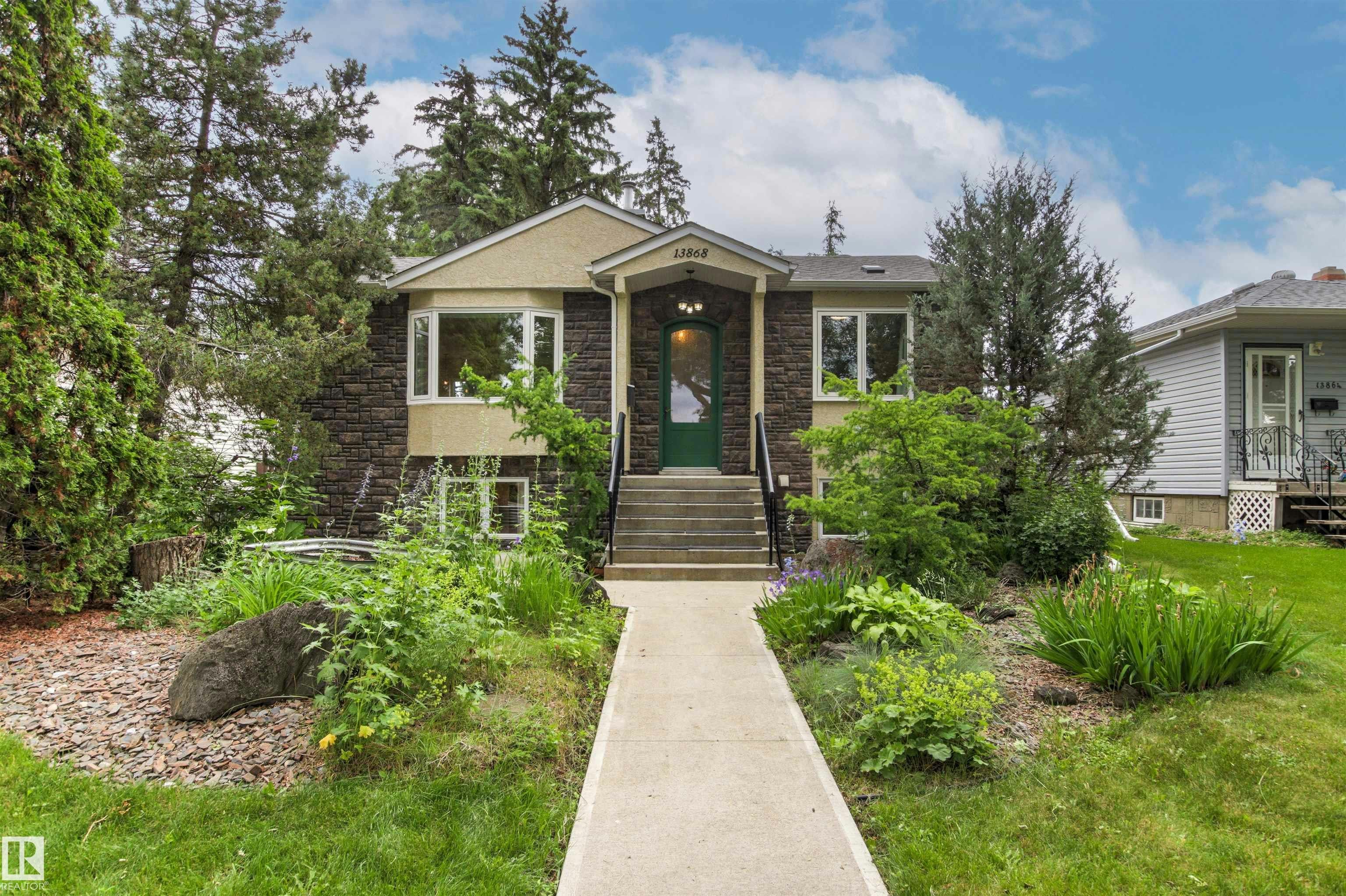 13868 110a Avenue, Edmonton, AB, T5M 2M9