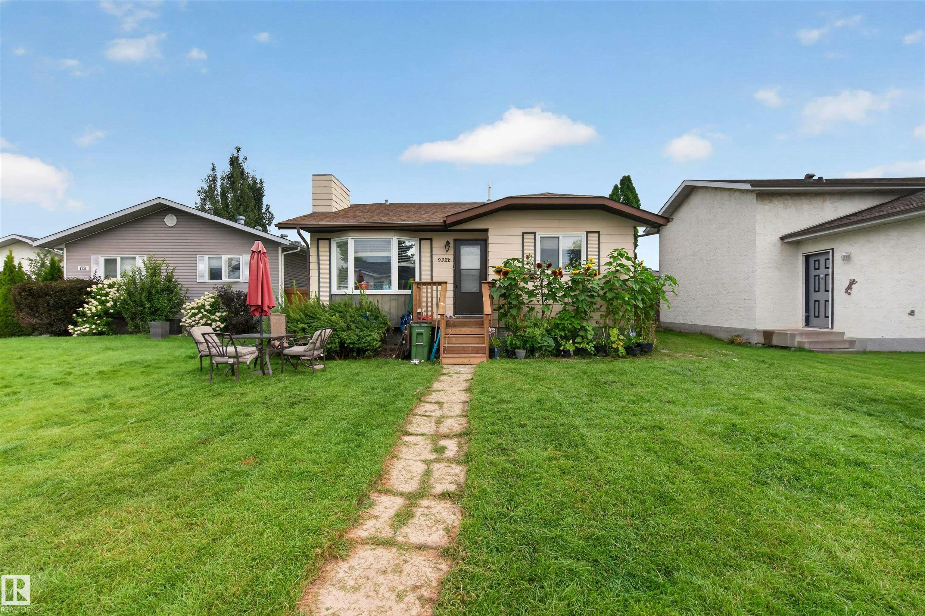 9328 175 Avenue, Edmonton, AB, T5Z 2C5