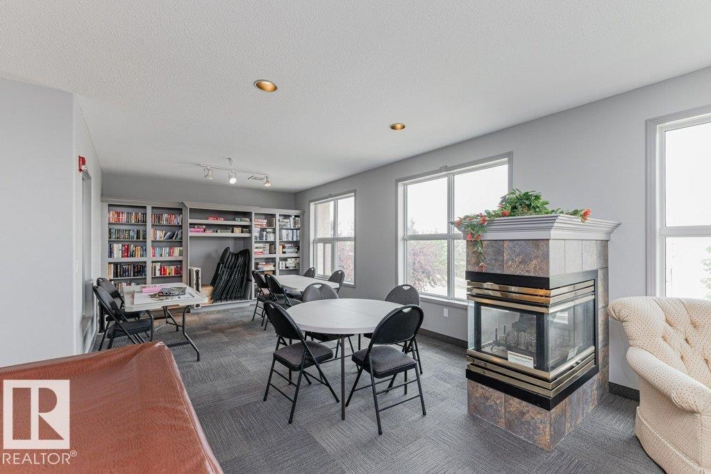208-10421 42 Avenue, Edmonton, AB, T6J 7C8 - 44