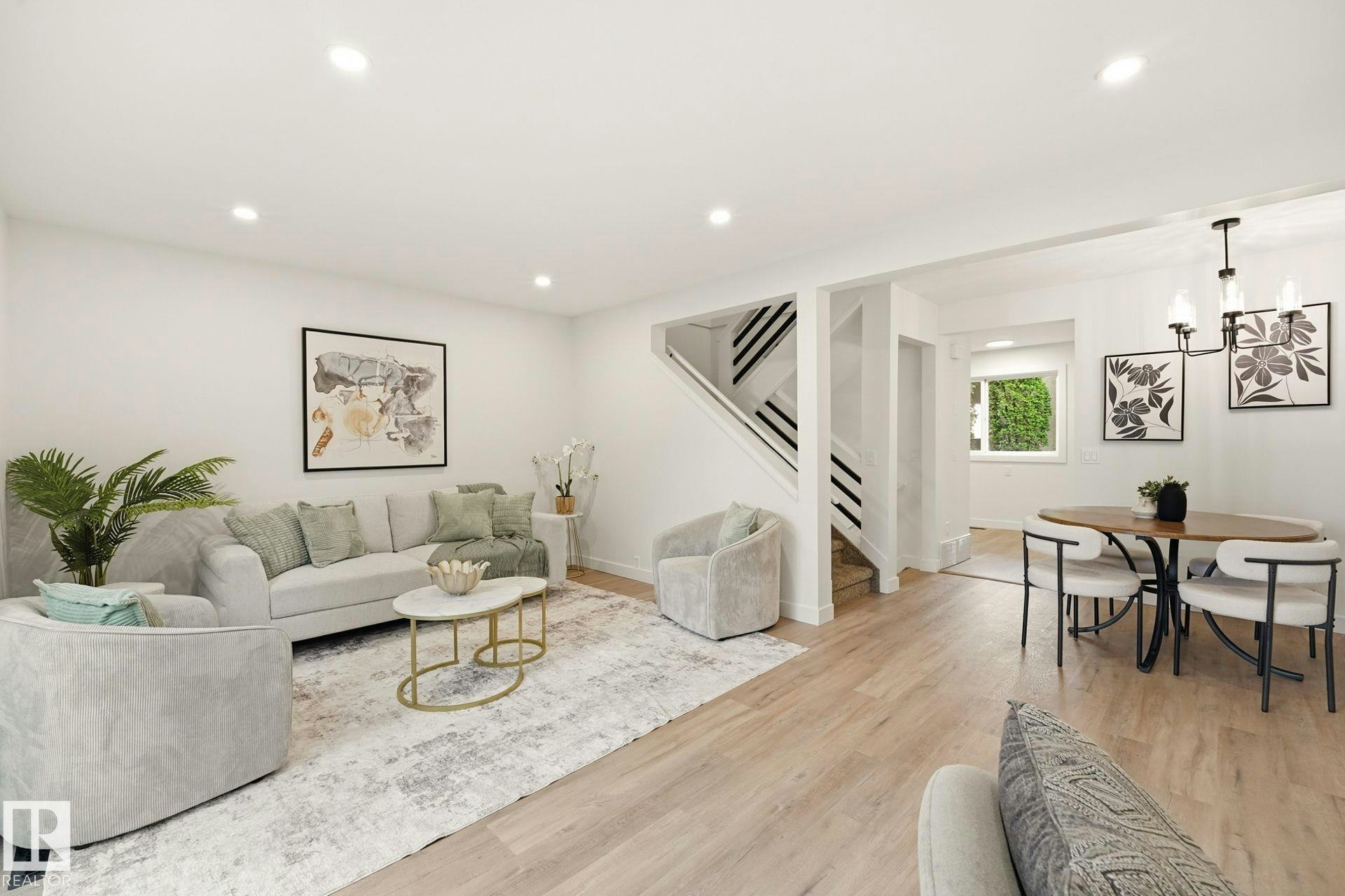 125 Woodborough Way, Edmonton, AB, T5Y 1N2
