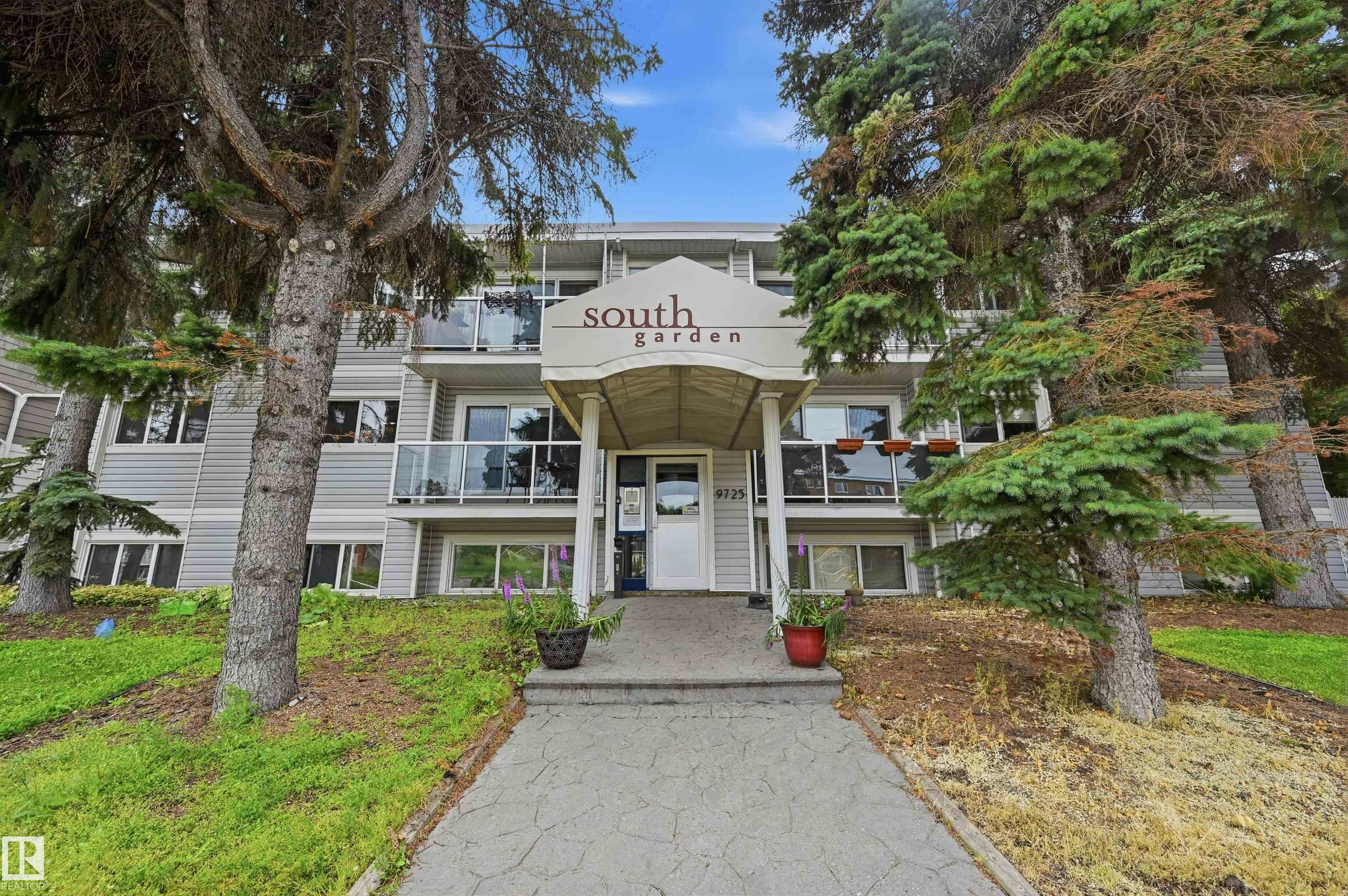 201-9725 82 Avenue, Edmonton, AB, T6E 1Y6