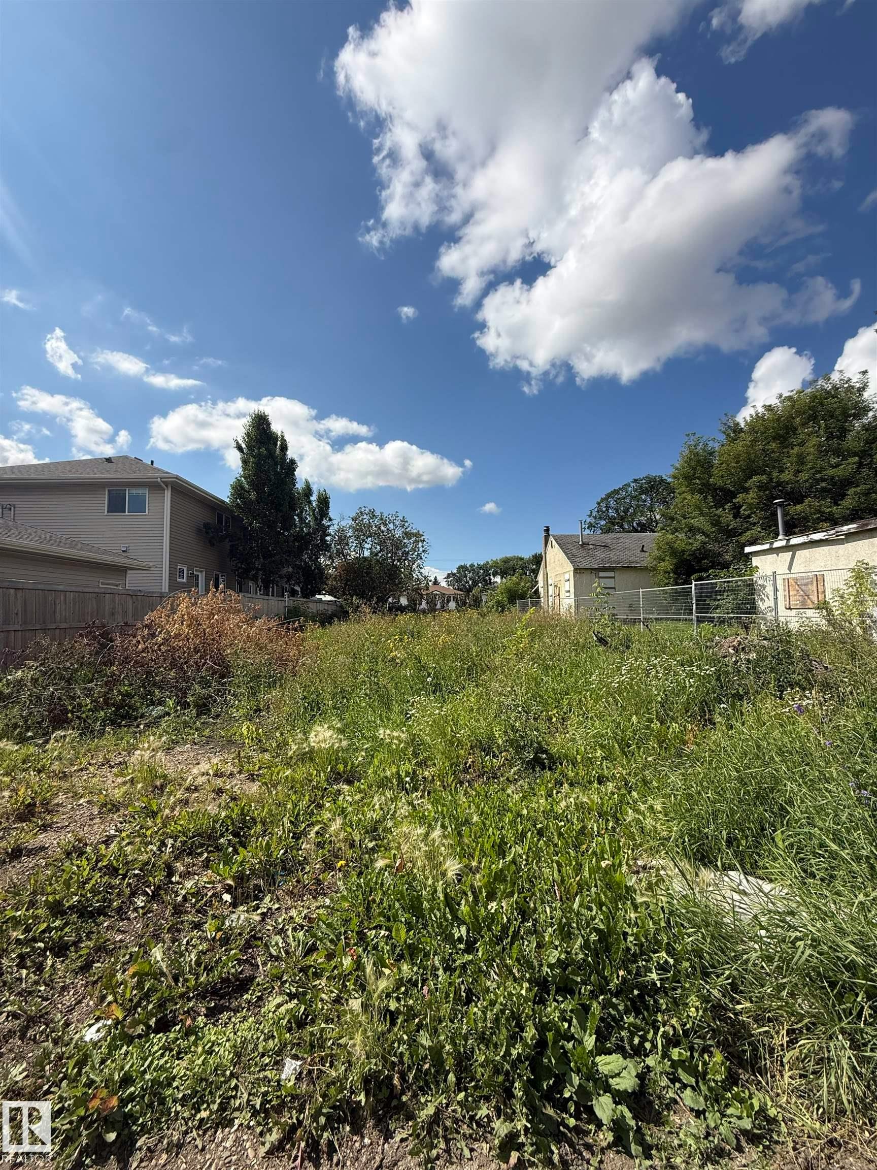 12207 127 Street, Edmonton, AB, T5L 0Z7