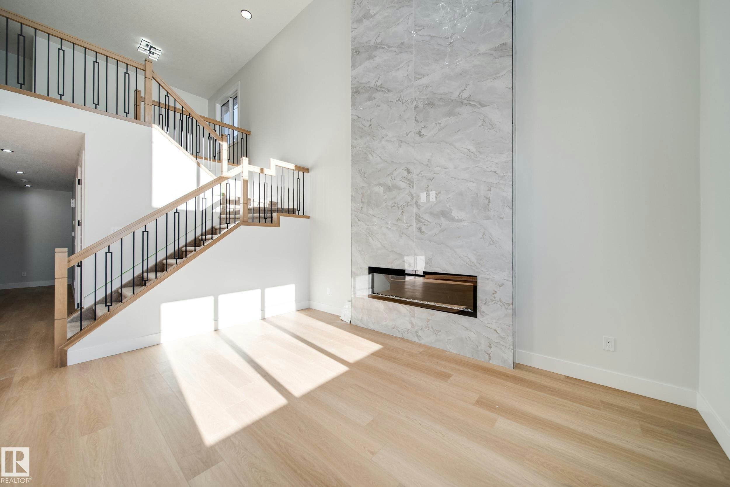 7027 177 Avenue, Edmonton, AB, T5Z 0W8