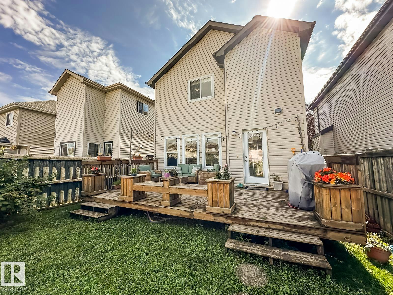 12060 19 Avenue, Edmonton, AB, T6W 1W5 - 11