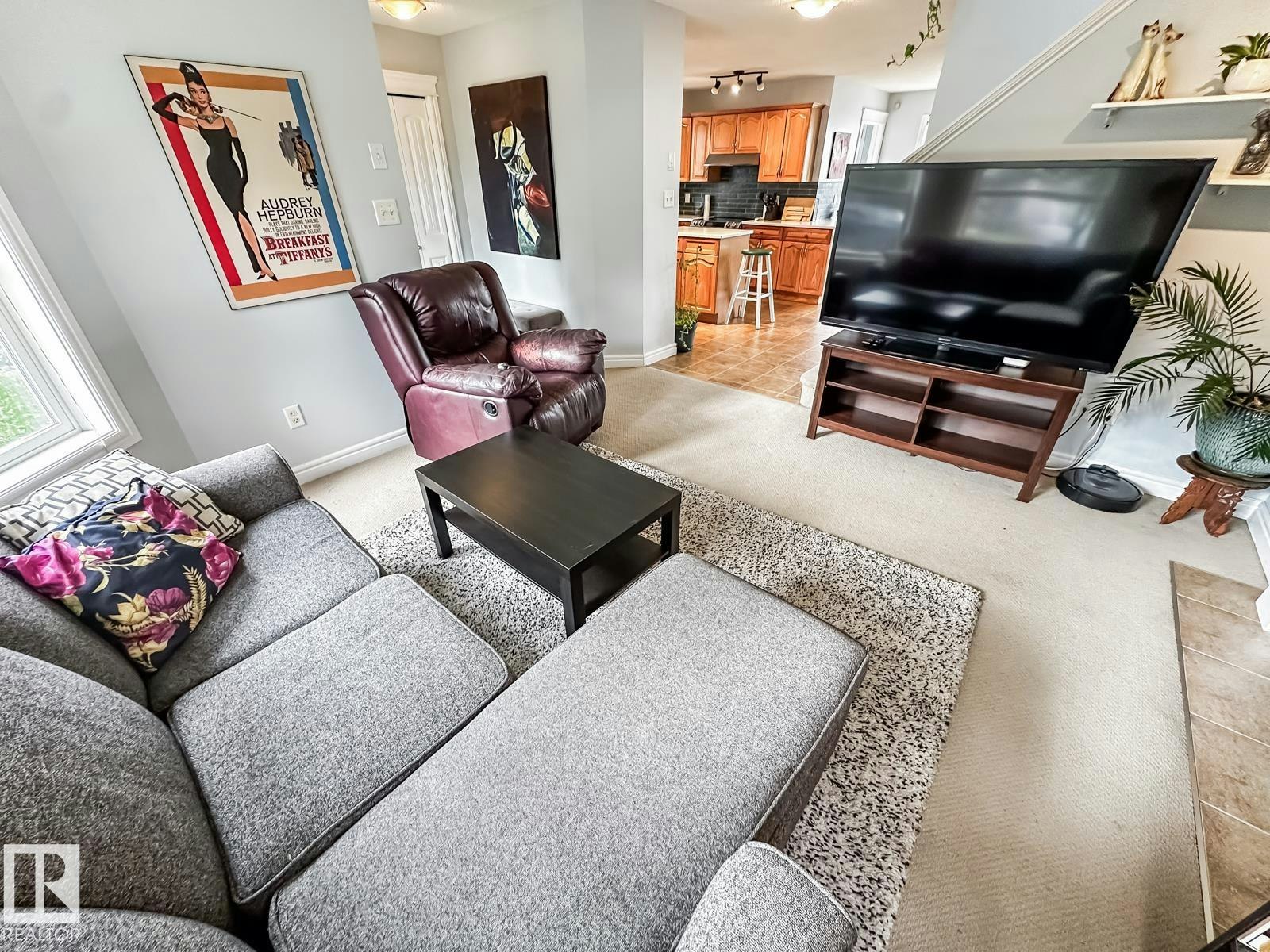12060 19 Avenue, Edmonton, AB, T6W 1W5 - 19