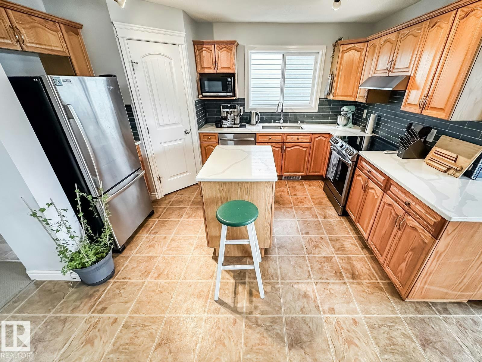12060 19 Avenue, Edmonton, AB, T6W 1W5 - 21