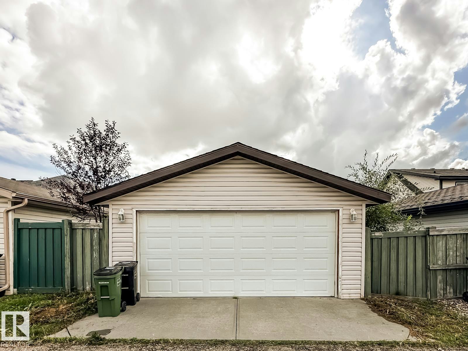 12060 19 Avenue, Edmonton, AB, T6W 1W5 - 13