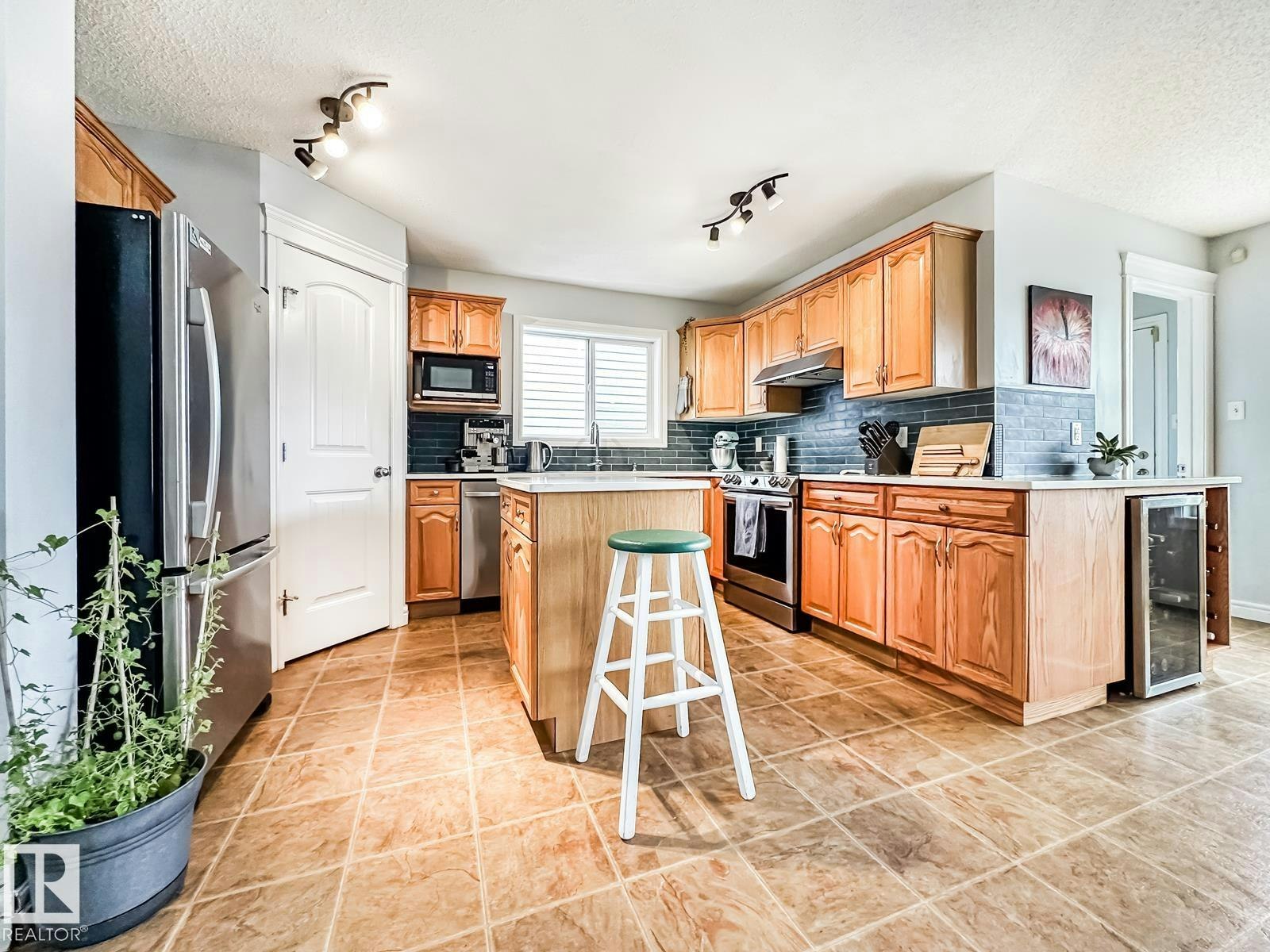 12060 19 Avenue, Edmonton, AB, T6W 1W5 - 20