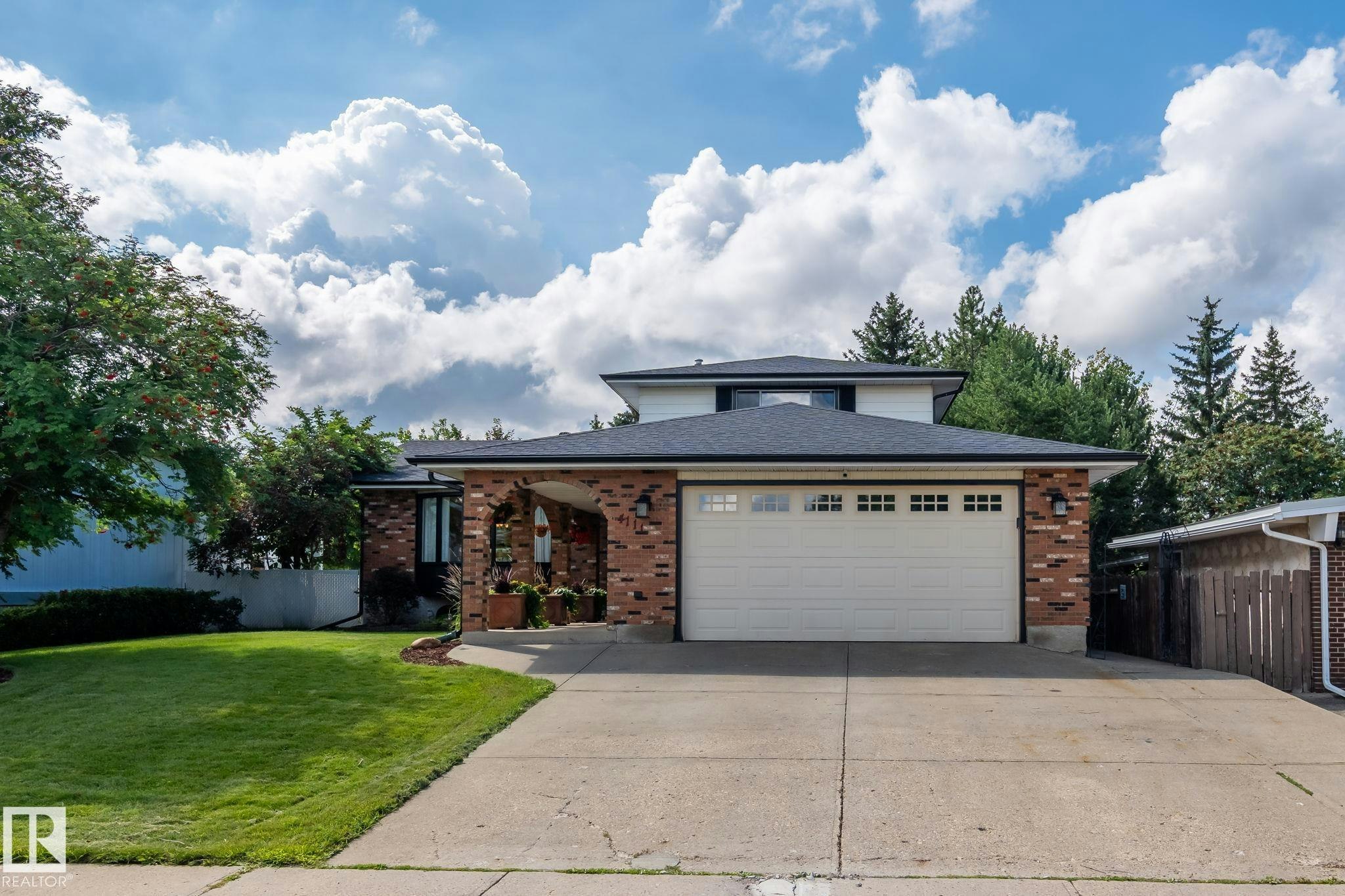 4111 131 Avenue, Edmonton, AB, T5A 2S6