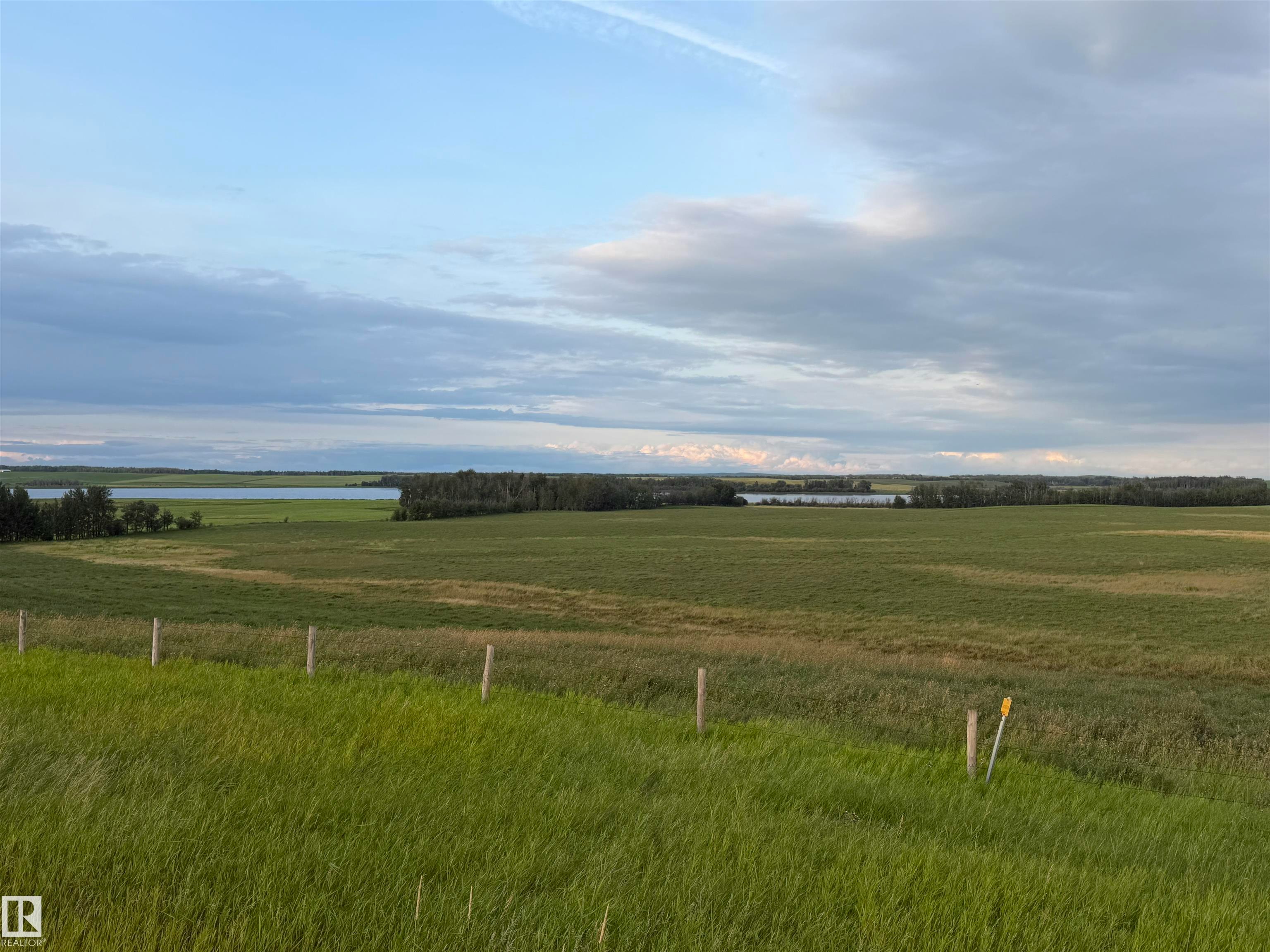 Junction of Hwy 18 And Twp Rd 584, Rural Lac Ste. Anne County, AB, T0E 2A0