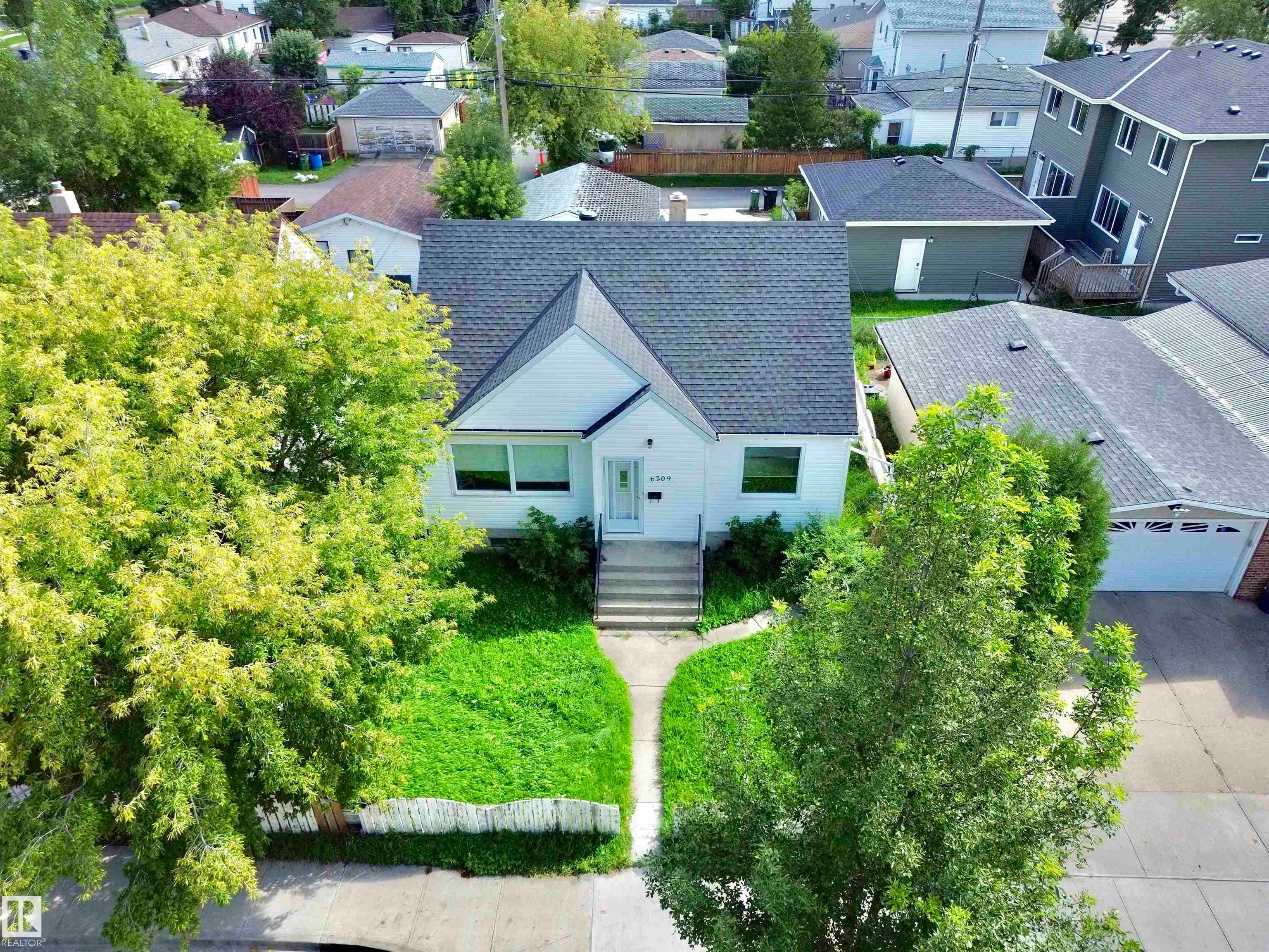 6209 106 Street, Edmonton, AB, T6H 2V1