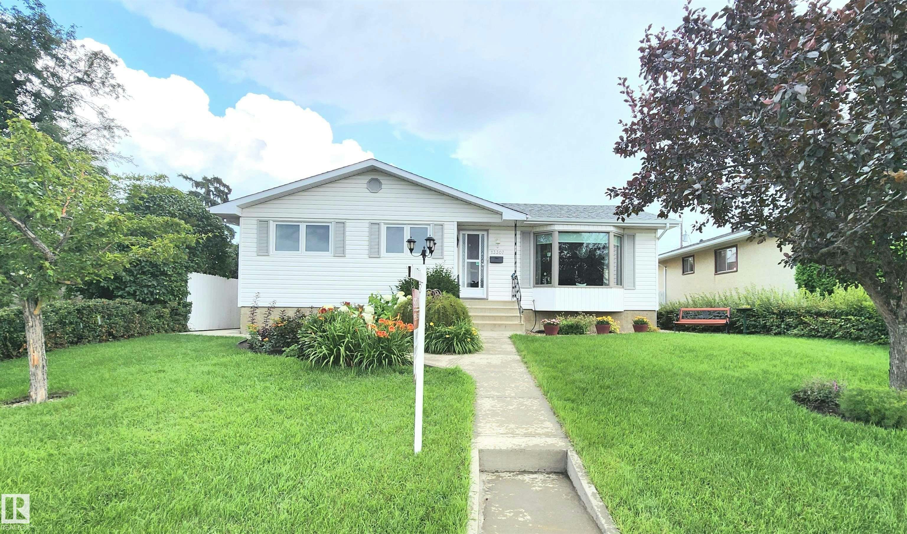 13307 Delwood Road, Edmonton, AB, T5C 3B5