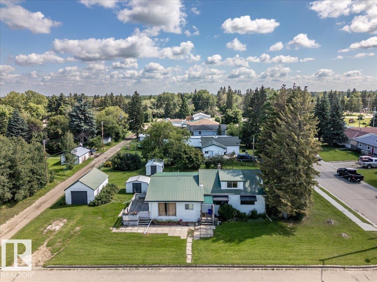 5032 & 5036 53 Ave, Warburg, AB, T0C 2T0