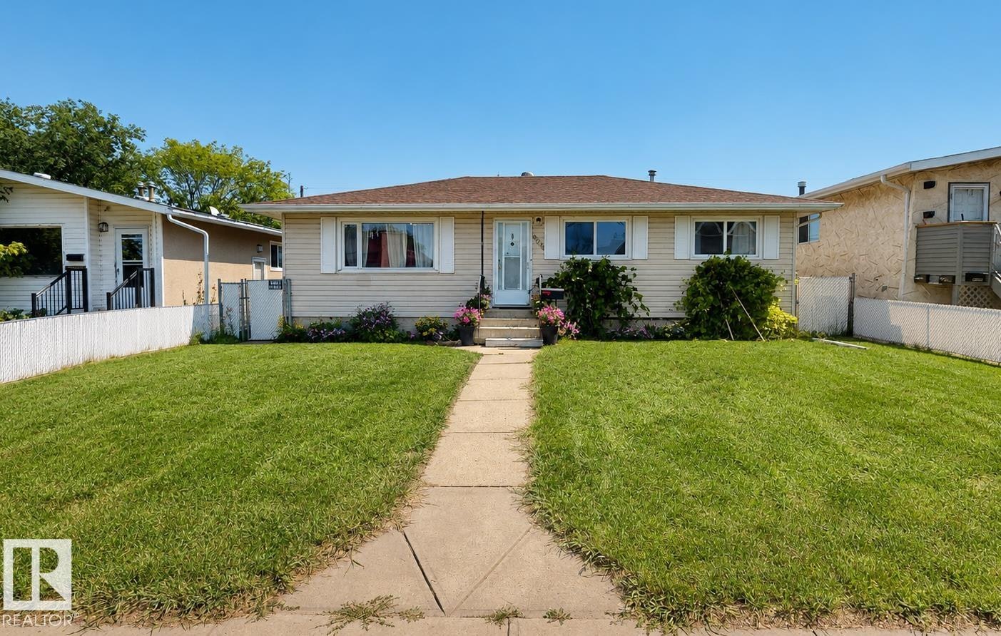 10661 152 Street, Edmonton, AB, T5P 1Z1